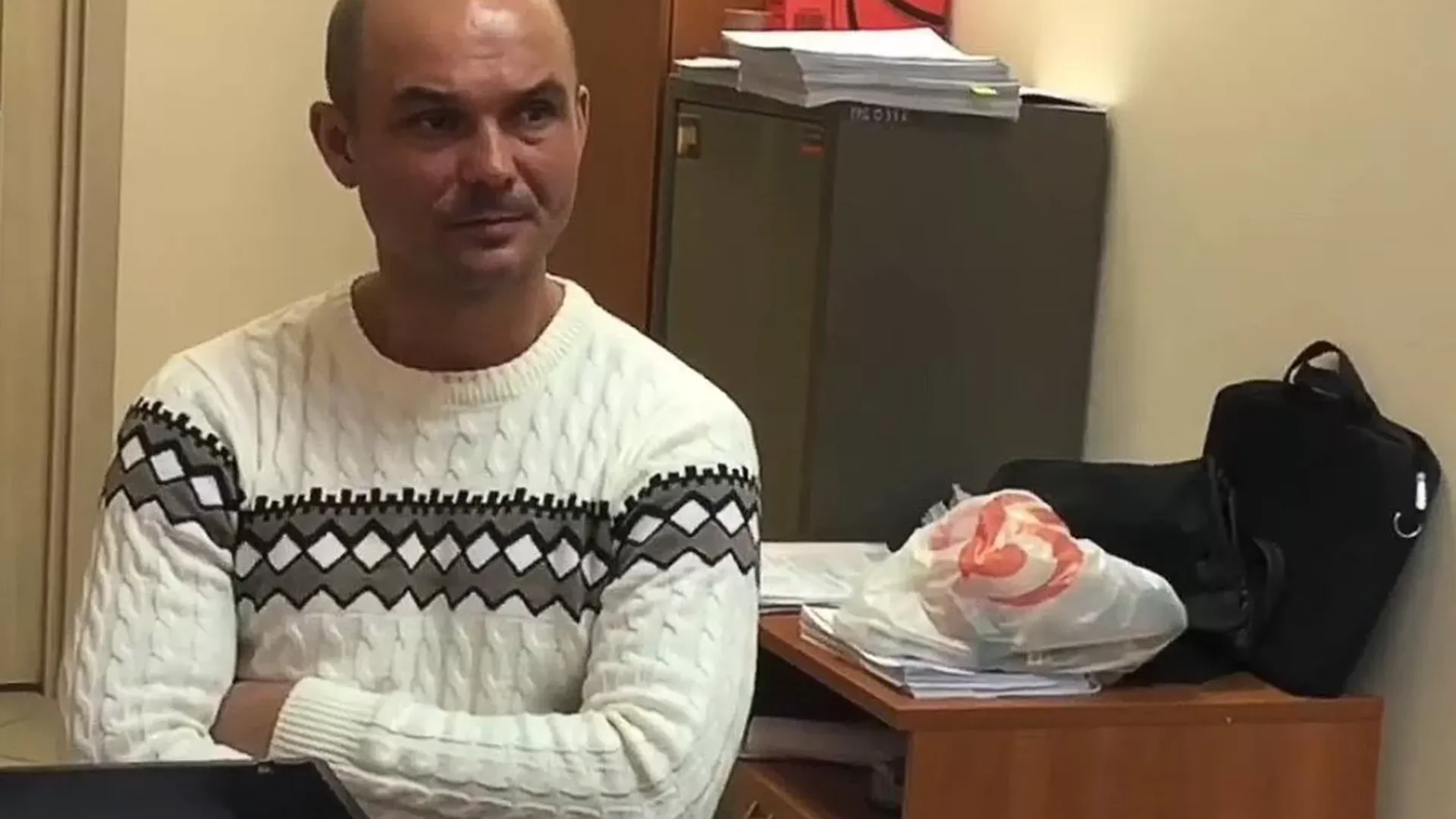 СМИ: бросивший детей в Шереметьево мужчина вышел на свободу