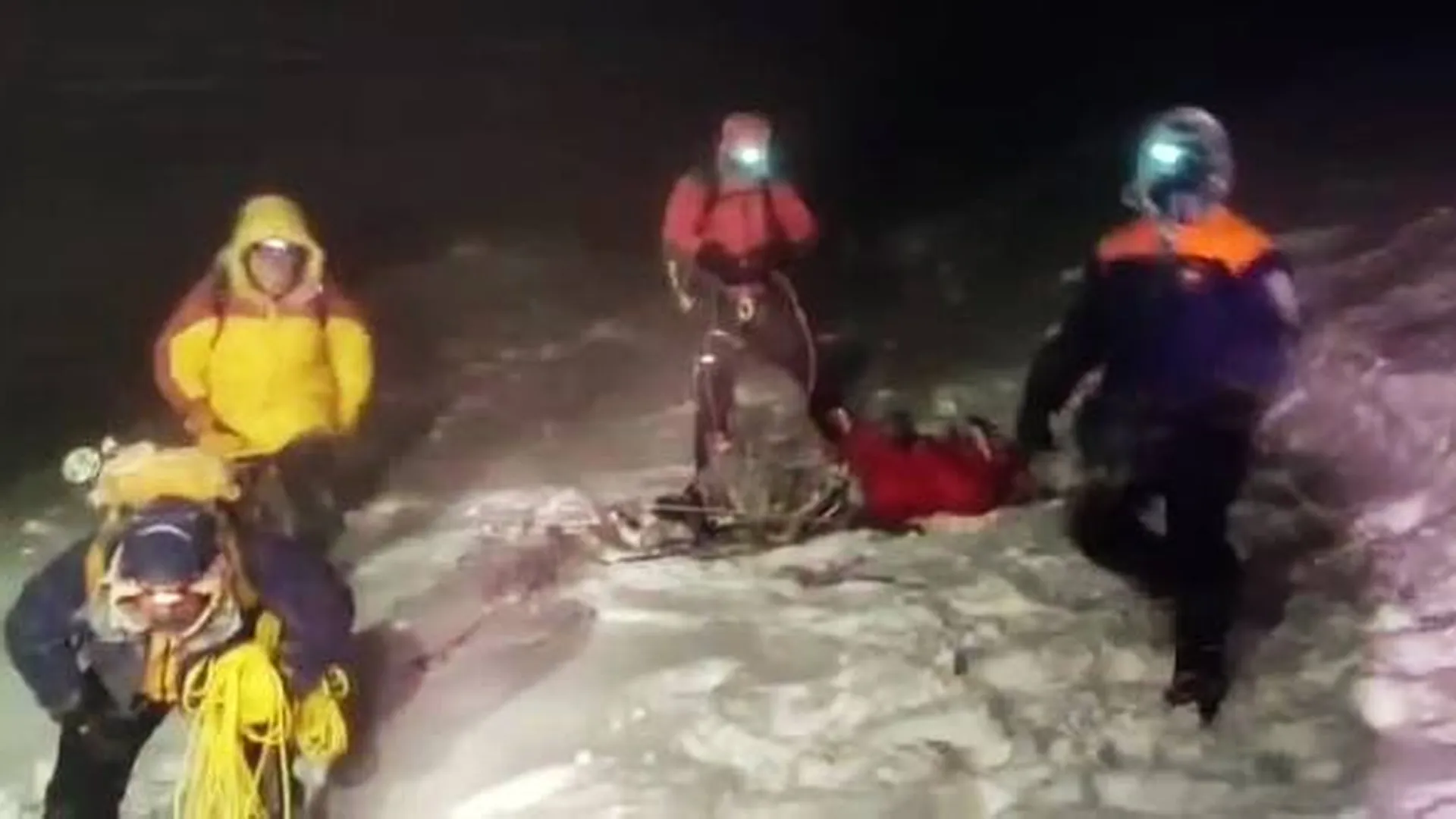 Пропасть на 24 часа. Трагедия на Эльбрусе сентябрь 2021. Группа погибших альпинистов на Эльбрусе.