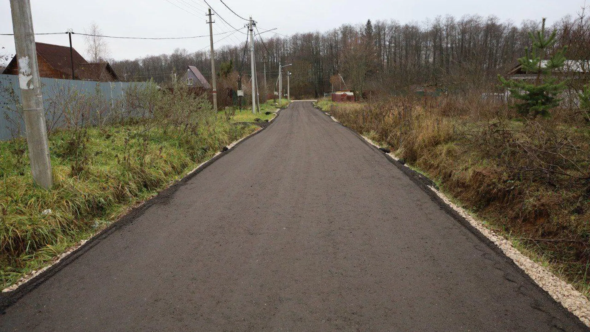 В подмосковном округе Серпухов активно ремонтируются сельские дороги
