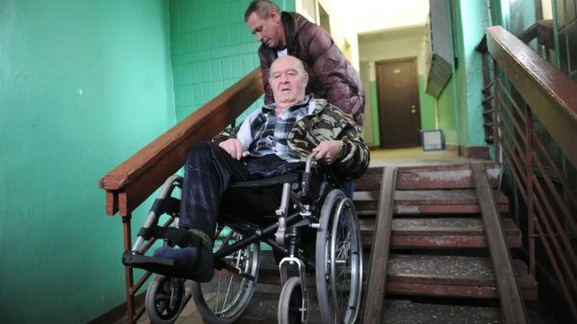 В 13 социально значимых объектах Егорьевска нет парковок для инвалидов