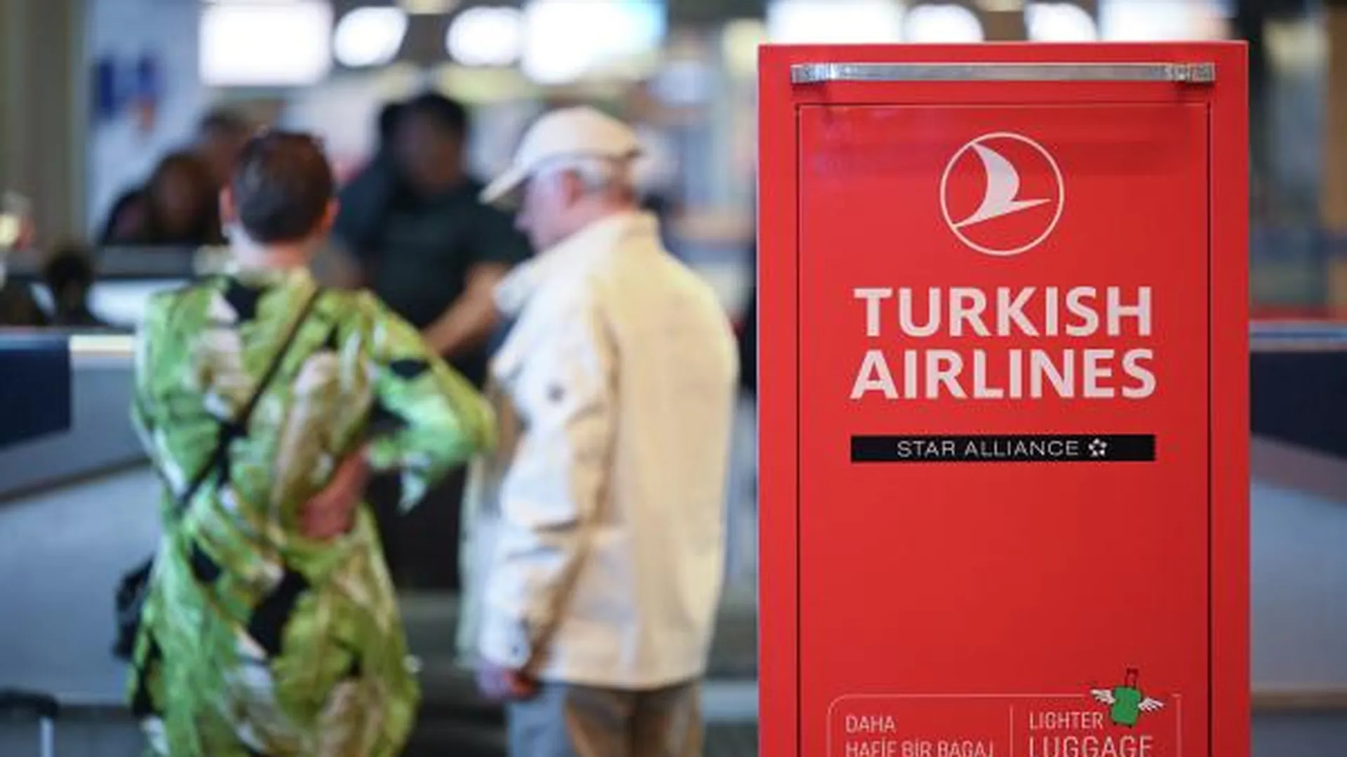 «Откровенная дискриминация». Турецкая авиакомпания не пустила россиян на рейс