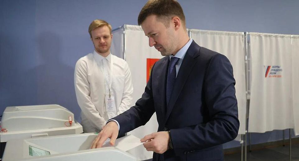 Глава Балашихи Сергей Юров проголосовал на выборах президента