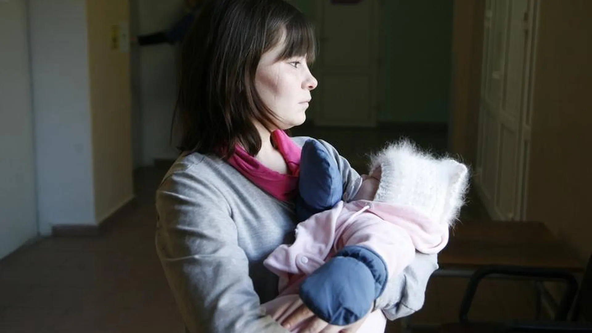Ребенок, которого не было: в Солнечногорском районе отдали на усыновление девочку при живой матери