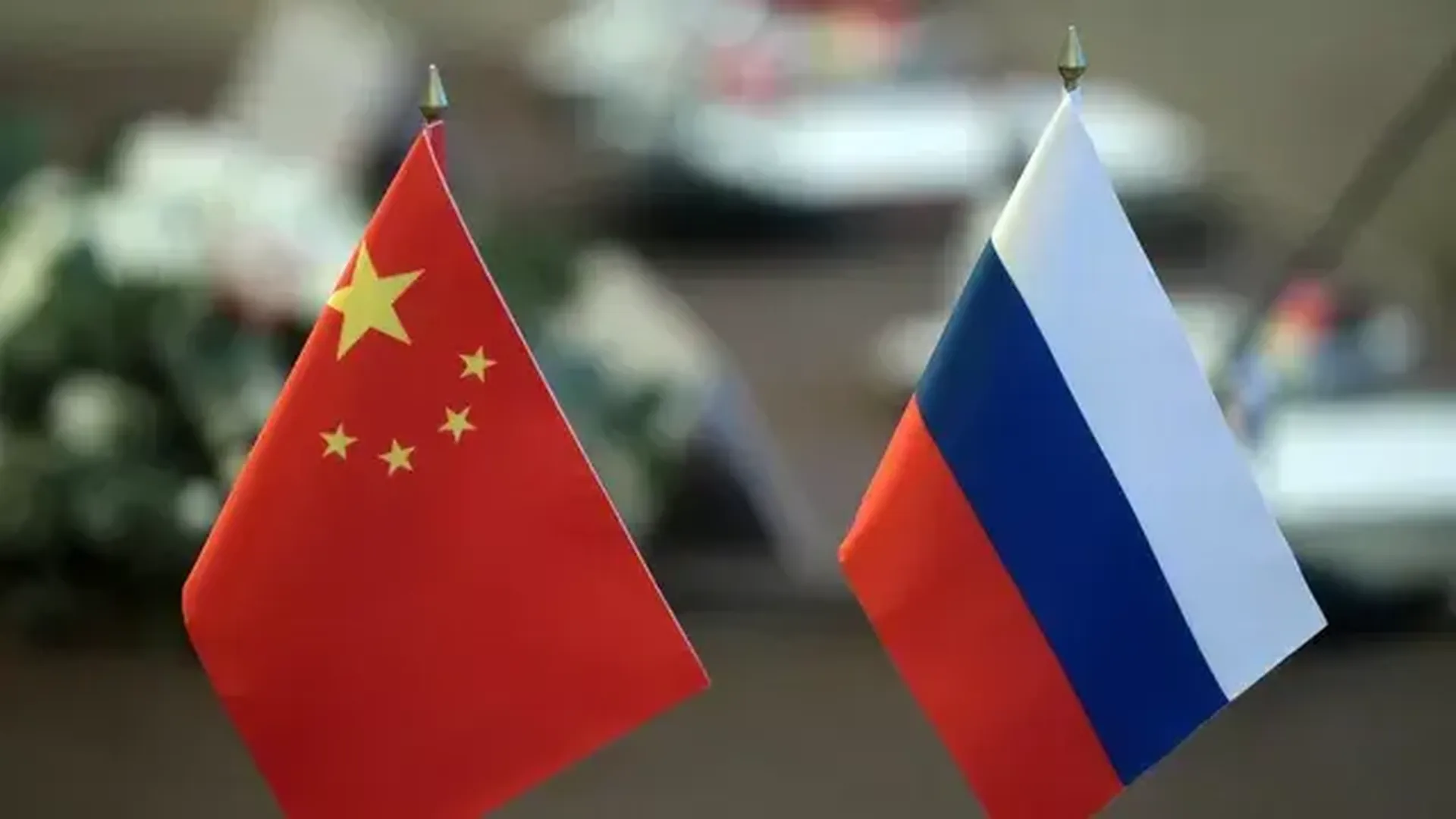 Россия и Китай начали обсуждение займов в юанях