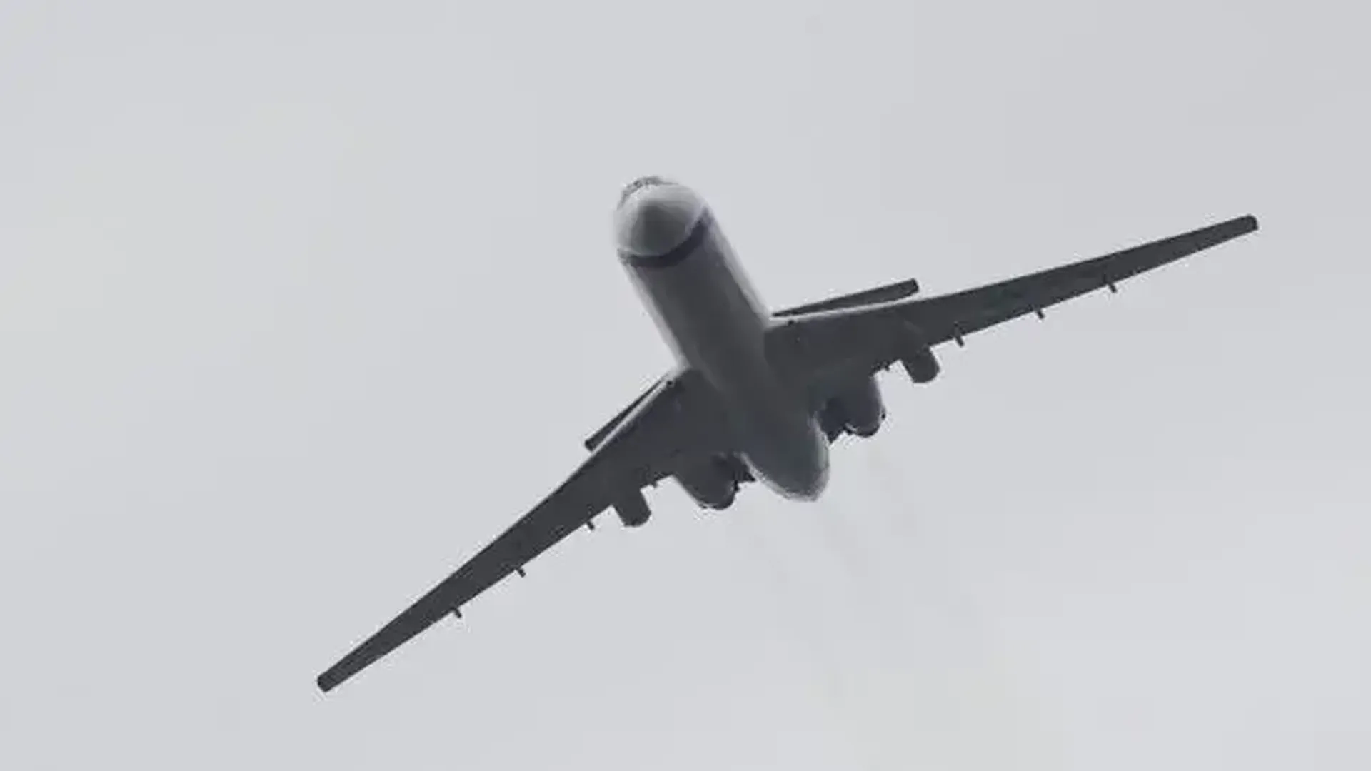 Вылетевший в Харбин самолет авиакомпании «Аврора» вернулся в Южно-Сахалинск