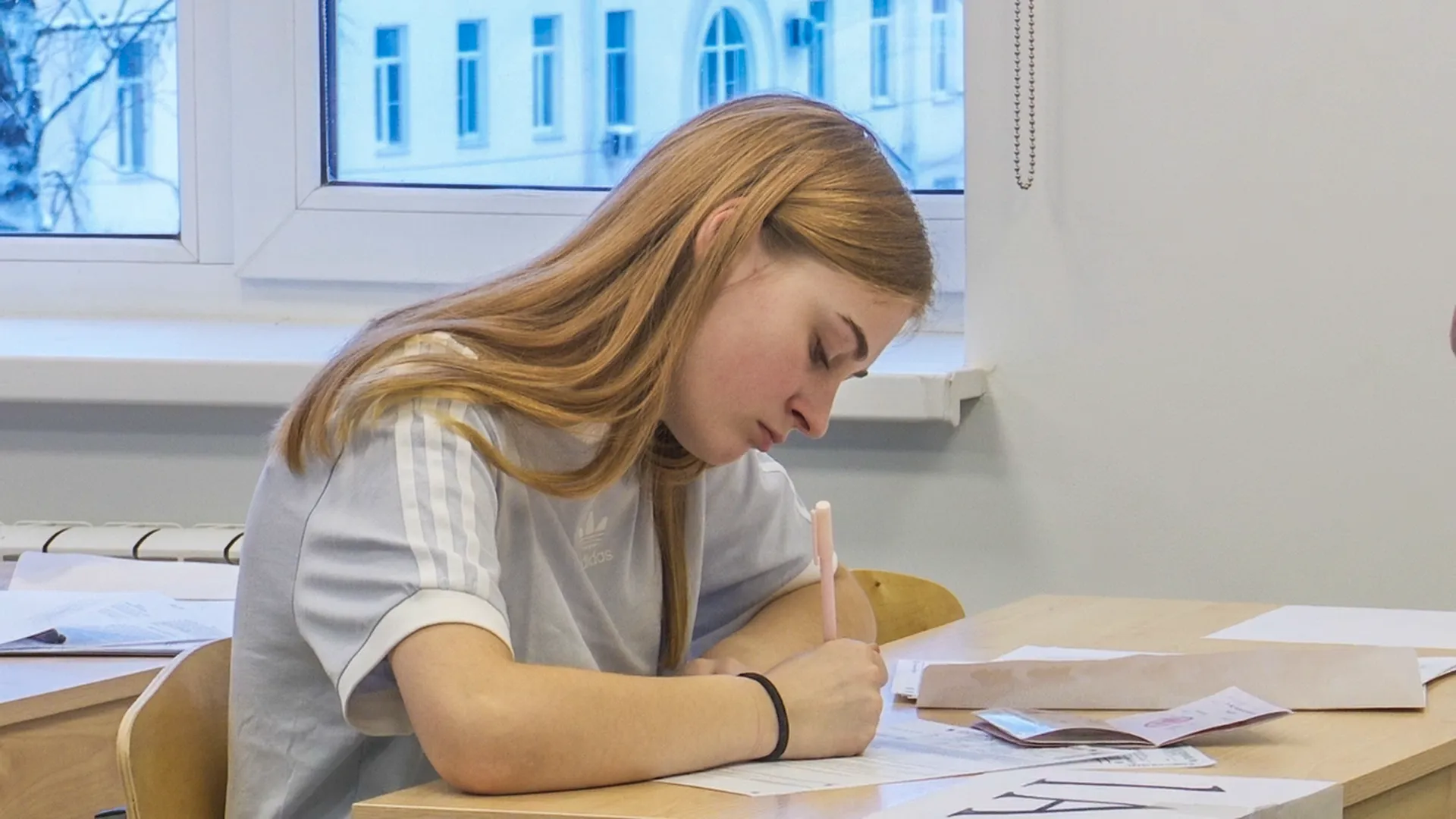 Более 17 тысяч школьников написали пробные ЕГЭ по русскому и английскому языкам в Подмосковье