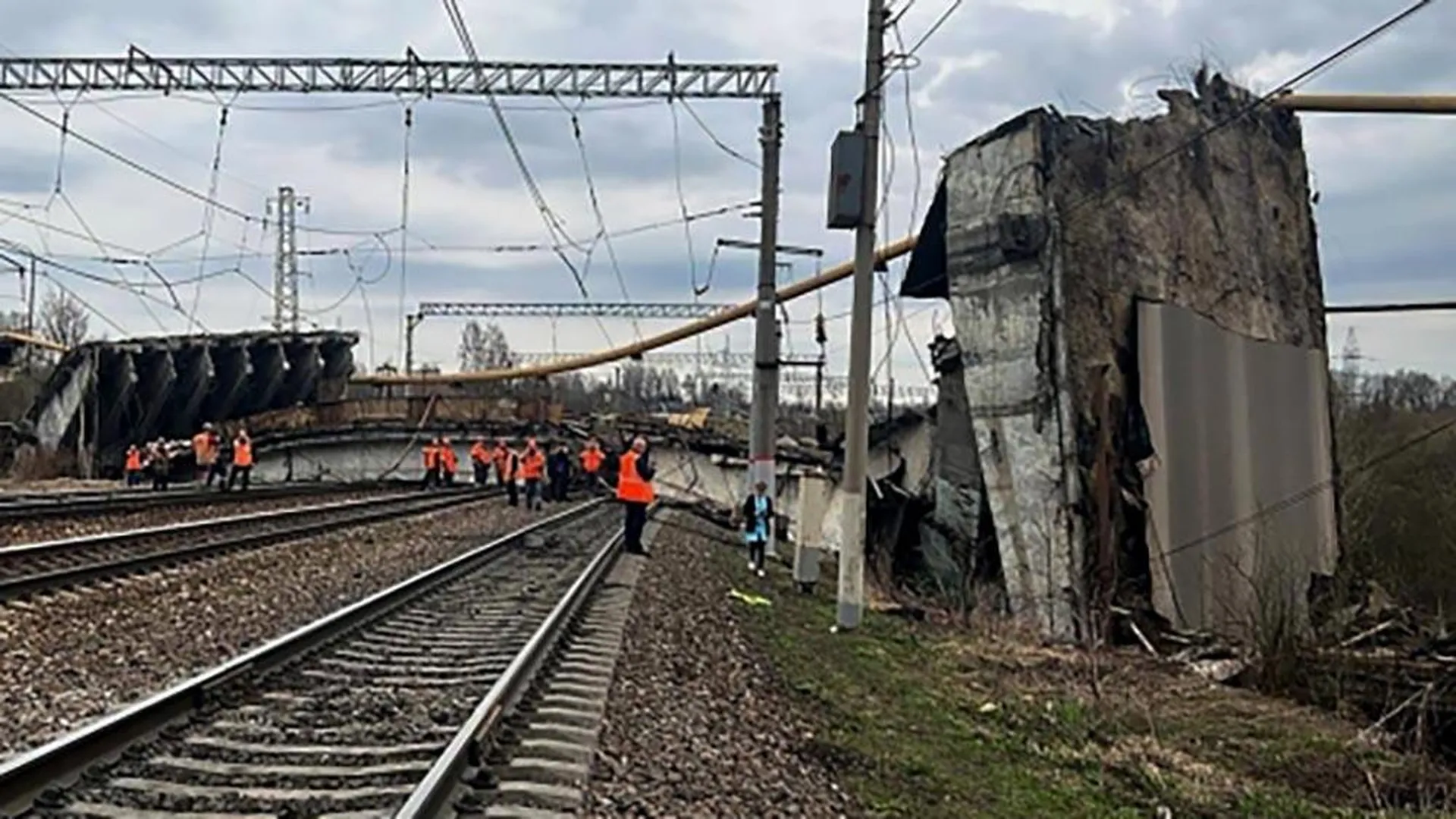 Стало известно о состоянии пострадавших при обрушении моста в Вязьме
