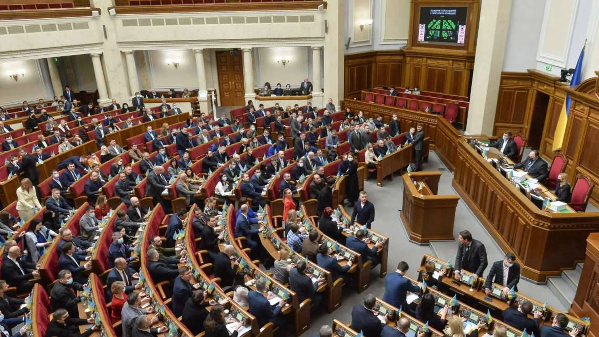 Верховная рада решила ввести военное положение в Донецкой и Луганской областях