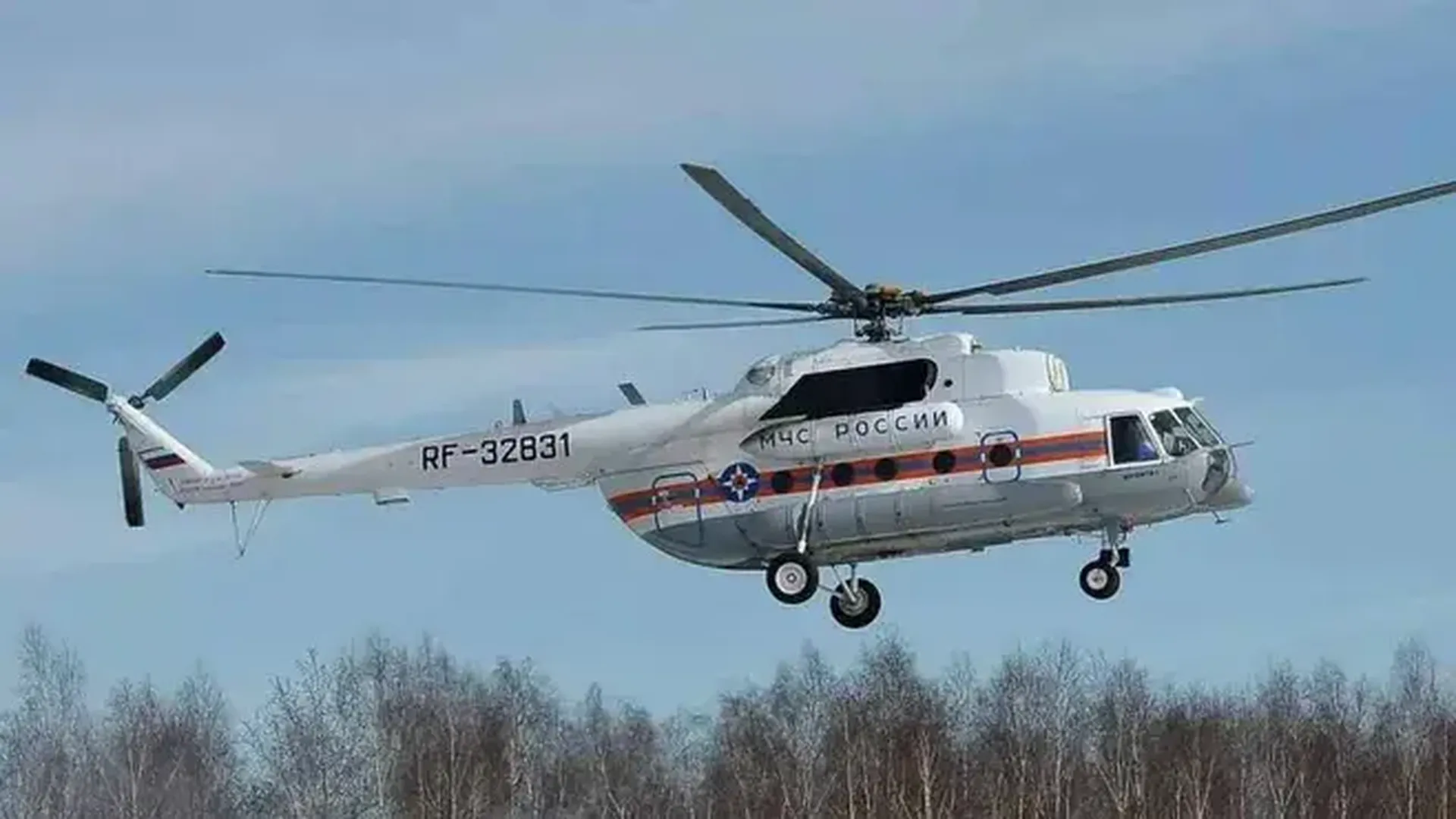 Пропавший вертолет Ми-8 рухнул в Онежское озеро