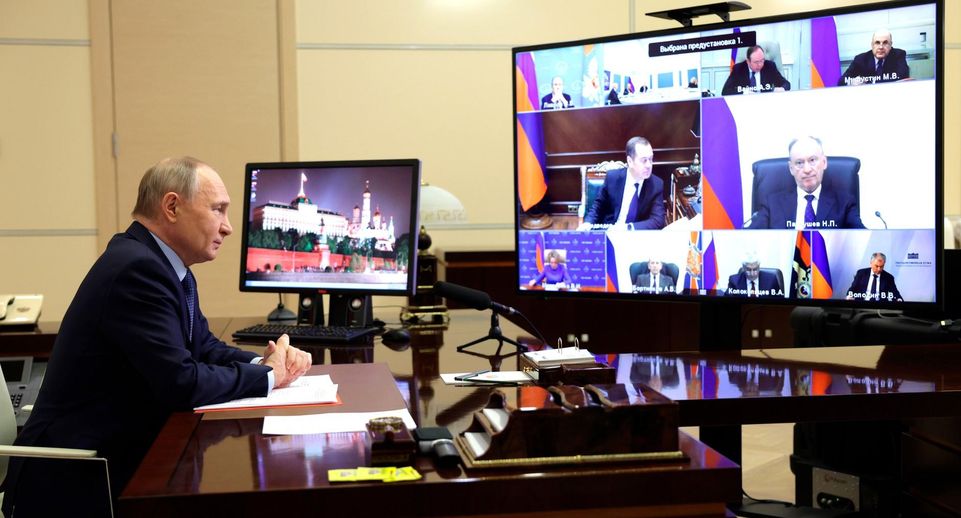 Президент Путин предложил на Совбезе обсудить госрезервы и борьбу с наркоугрозой