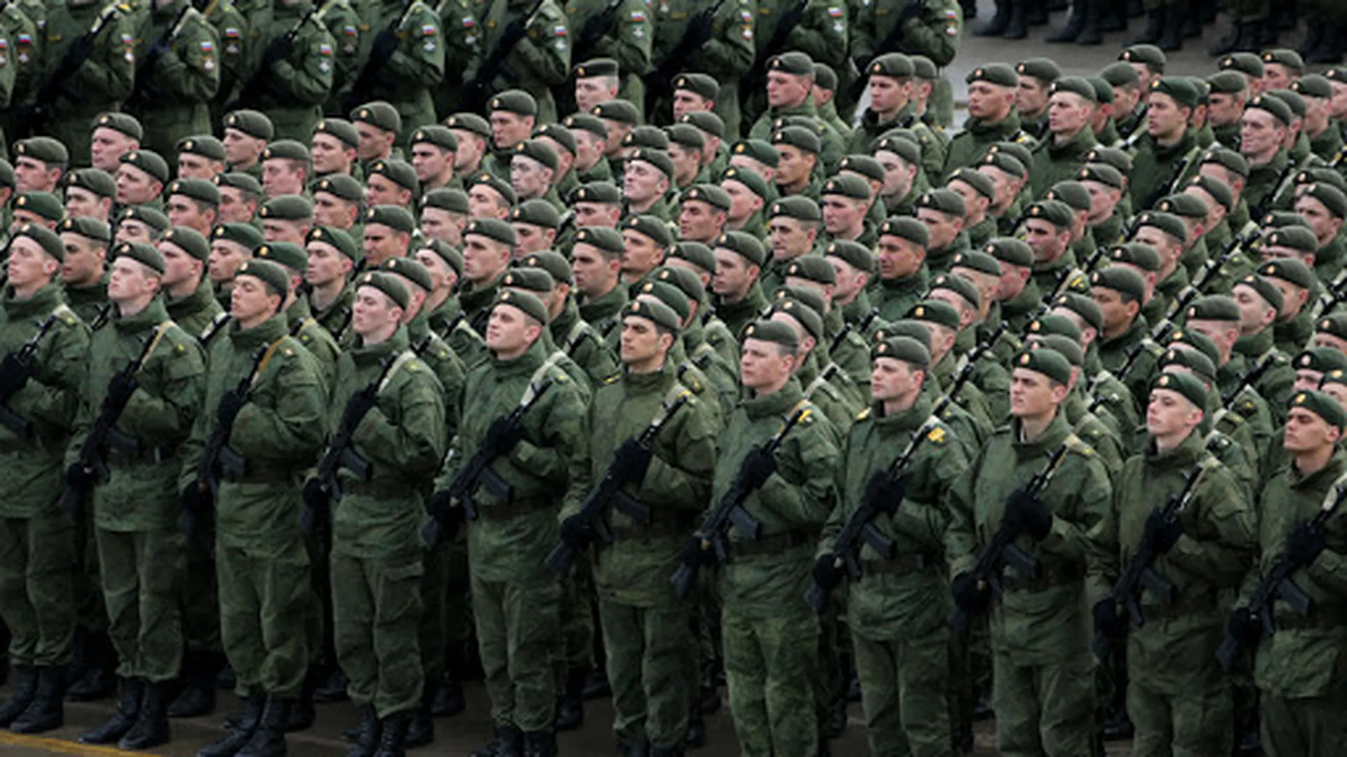 Очередная рота. Солдат Российской армии. Российские войска. Строй солдат. Военный в строю.