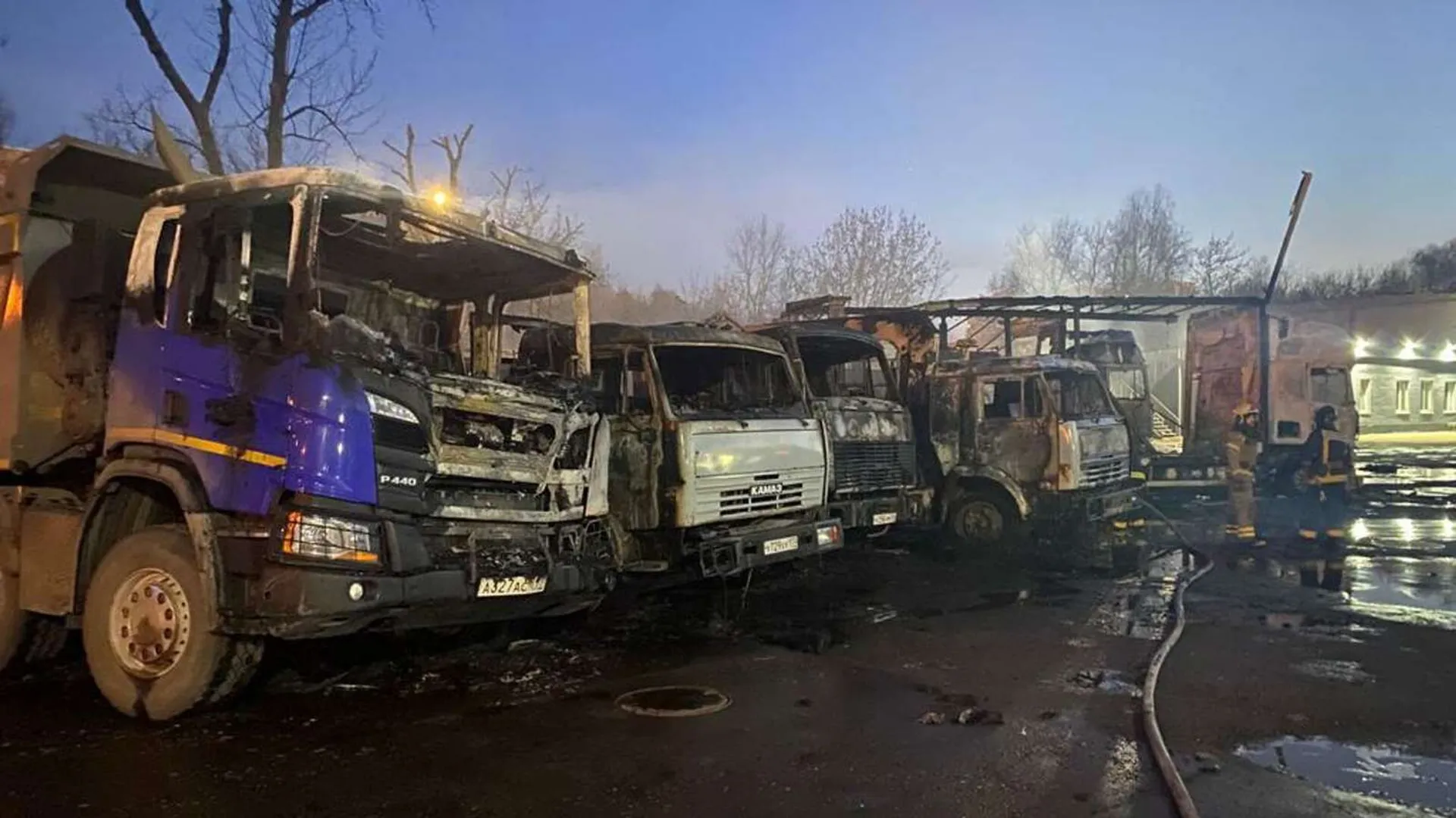 Больше 20 грузовиков сгорело в ЛНР после атаки ВСУ «Точкой-У»