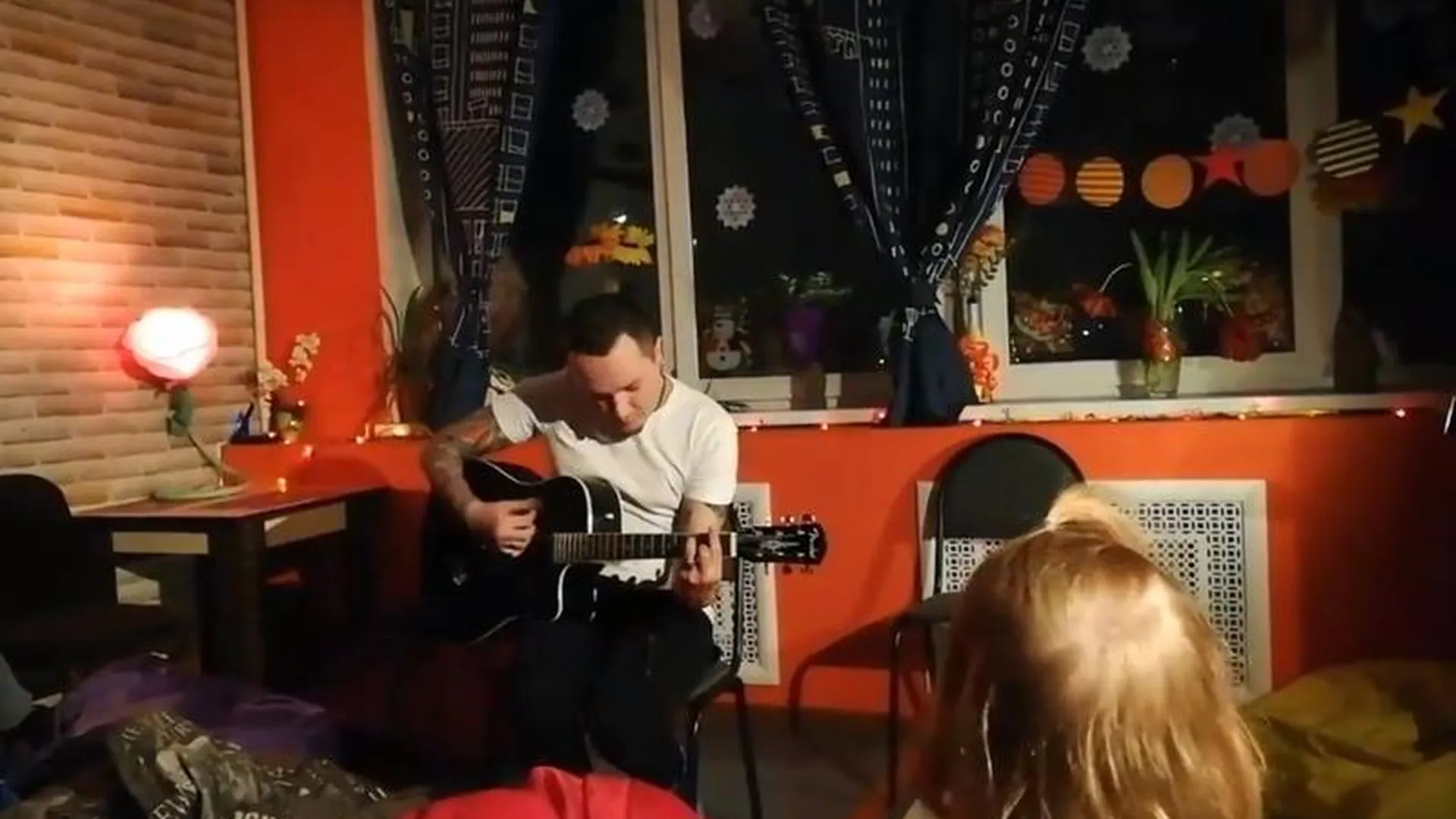 В Чехове музыканты устроили квартирник, чтобы собрать деньги для больного ребенка