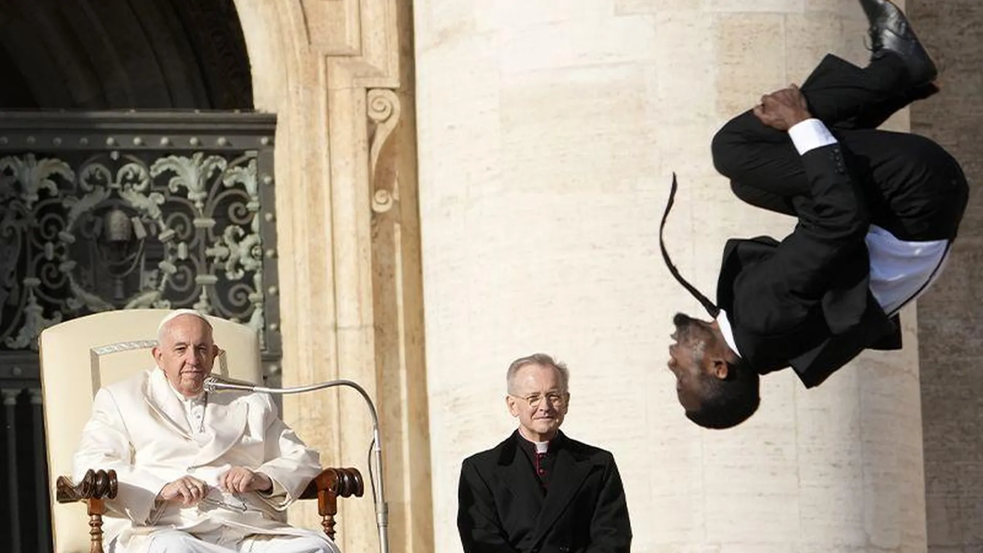 «Наверное, у Папы Римского так заведено»: священник высказался об африканских циркачах в Ватикане