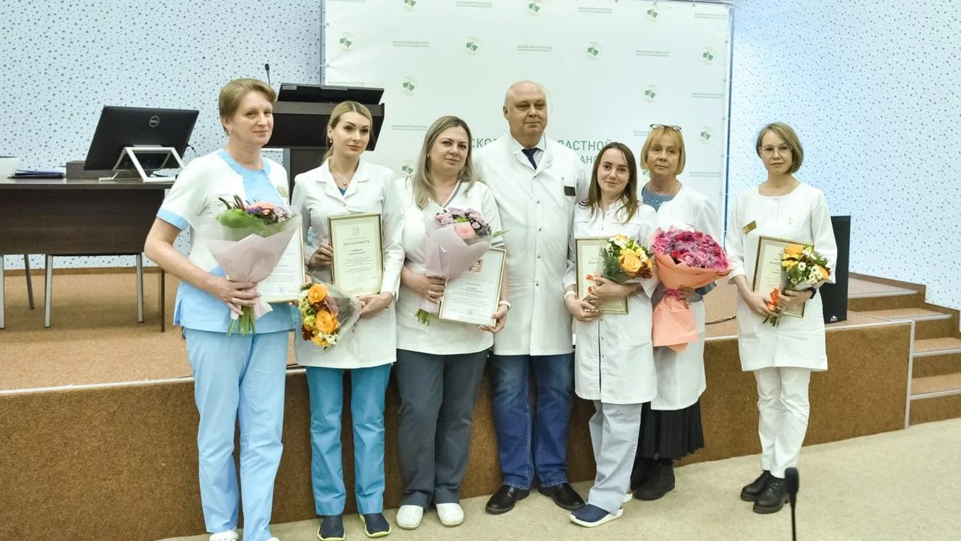 Лучших сотрудников областного онкодиспансера в Балашихе отметили благодарственными письмами