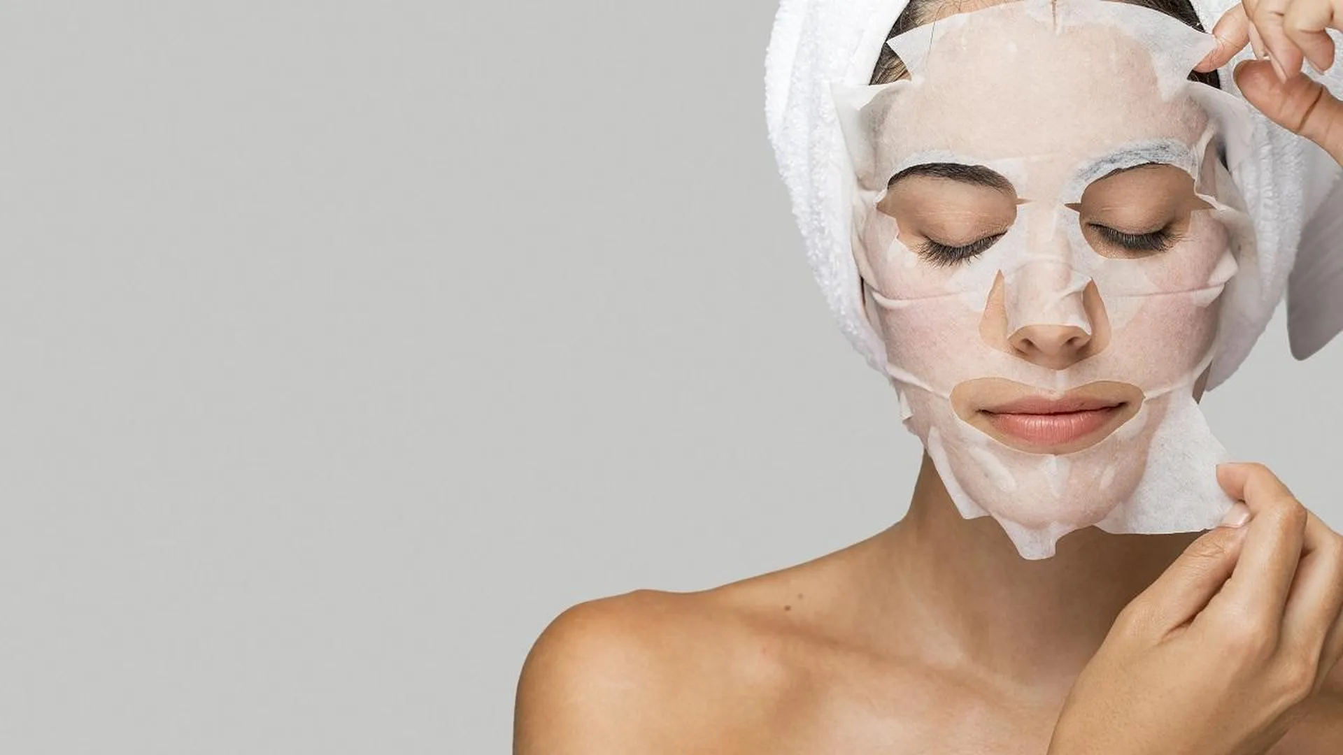 Лягте в ванну и сделайте массаж: как усилить эффект от использования тканевой маски