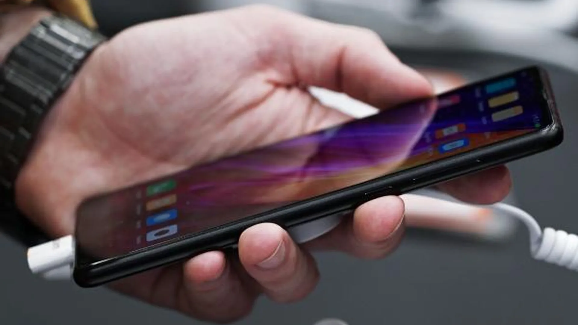 Аналитики Yota: Xiaomi вытеснил Samsung из топ-5 популярных у зумеров смартфонов