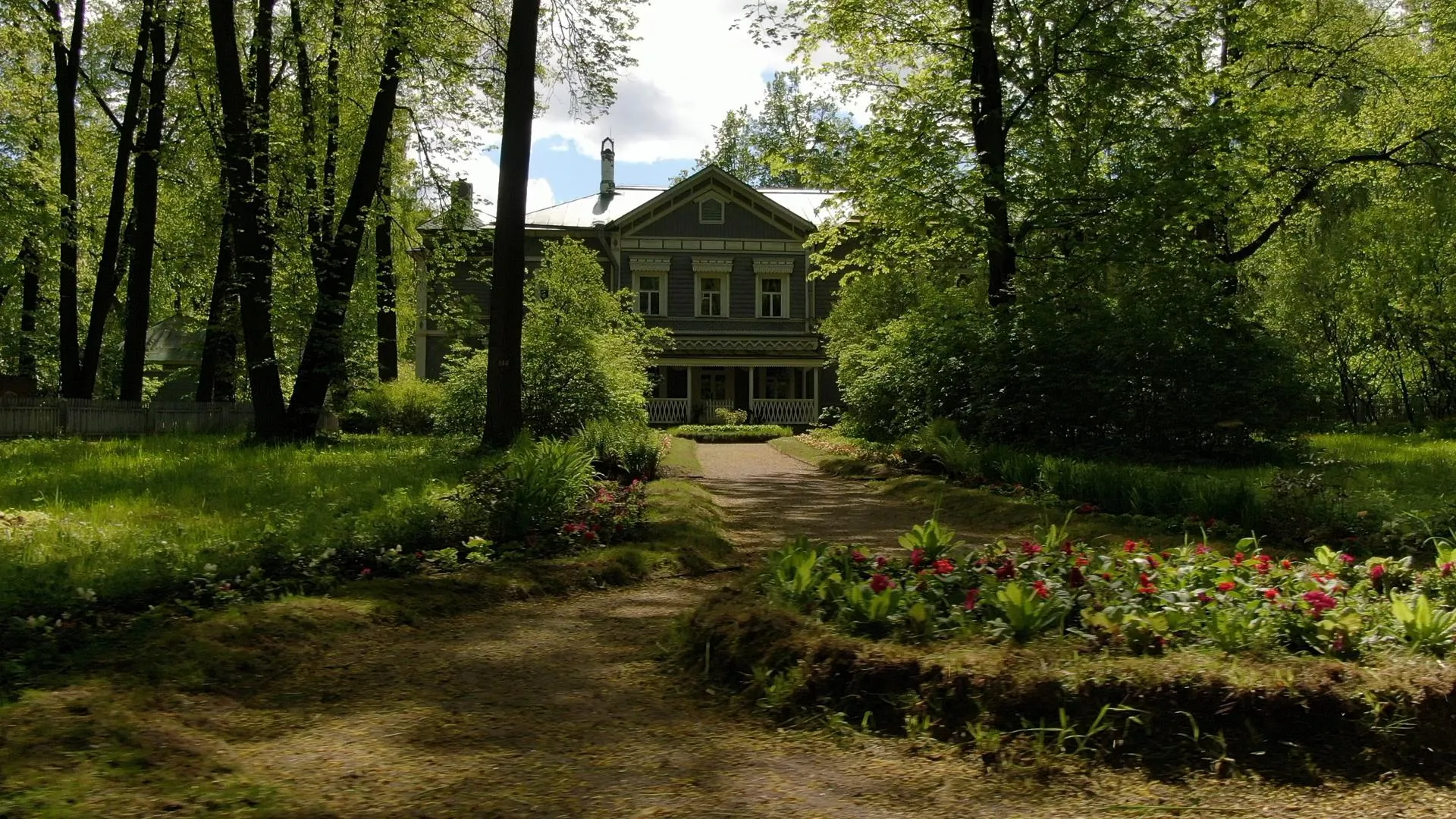 Дом-музей Чайковского в Клину — уютный и тихий уголок для творчествва великого композитора