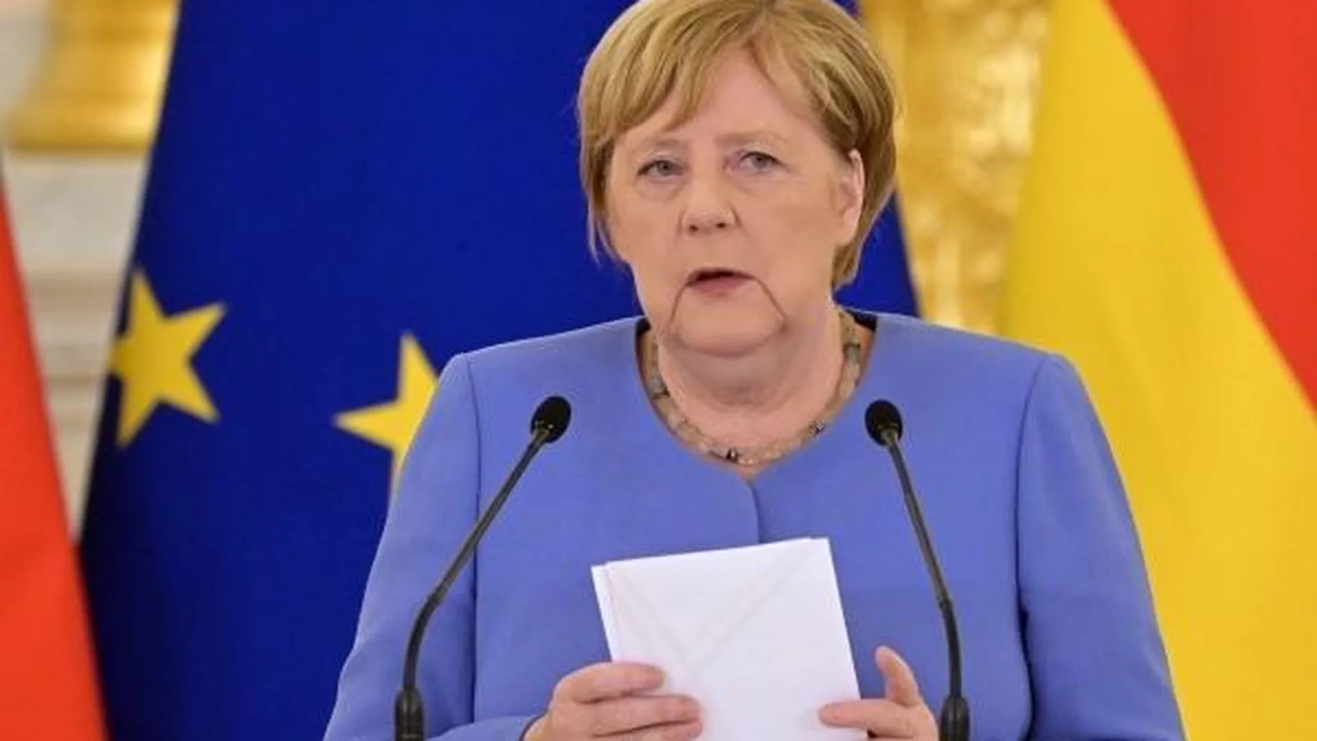 Стало известно, сколько Германия тратит на парикмахера для Меркель
