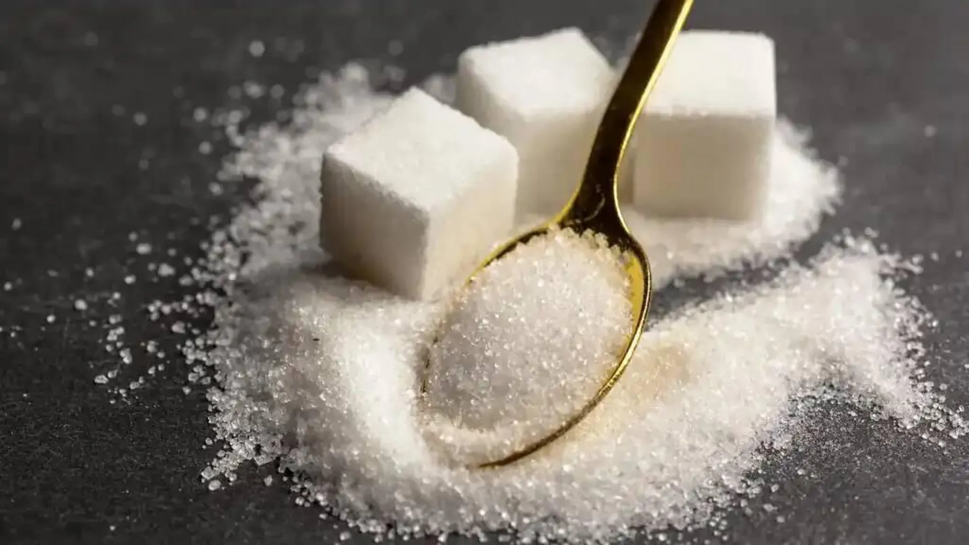 Ученые выяснили, сколько сахара можно класть в чай и кофе