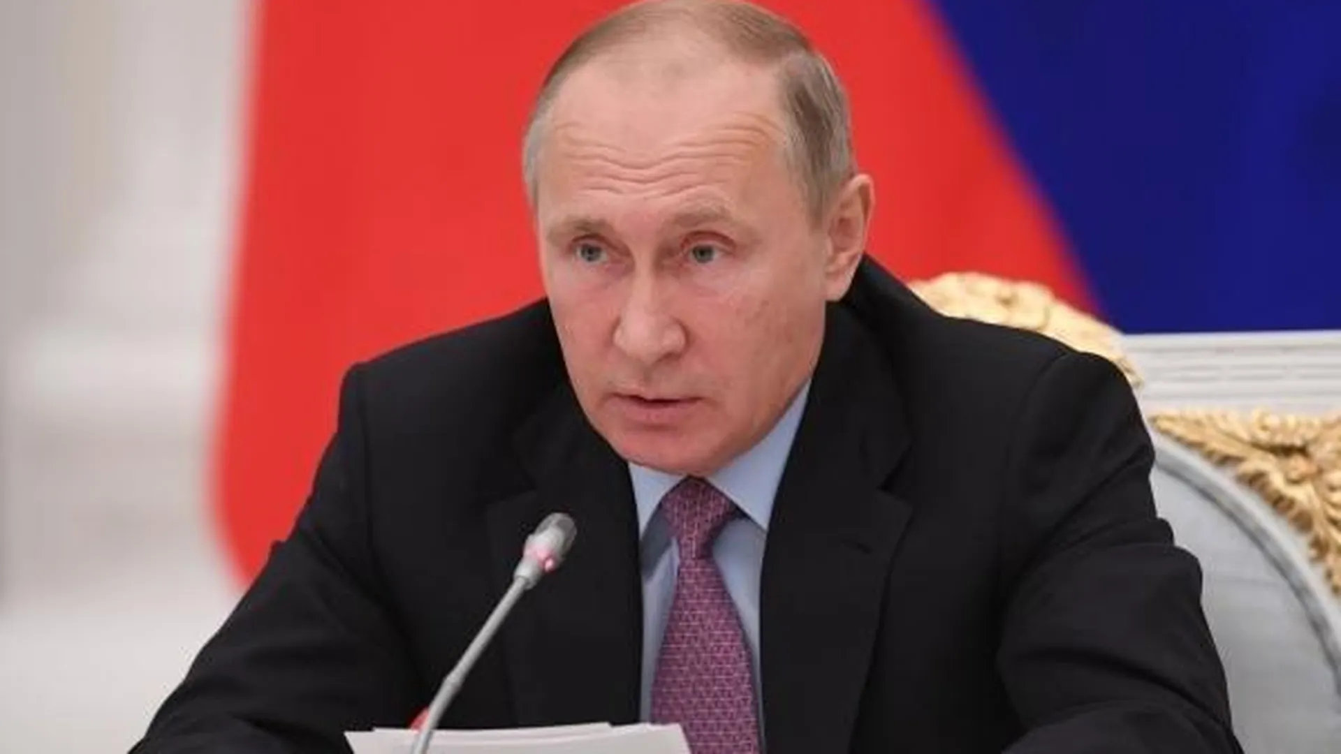Путин предложил с будущего года установить выплаты семьям, где появился первенец