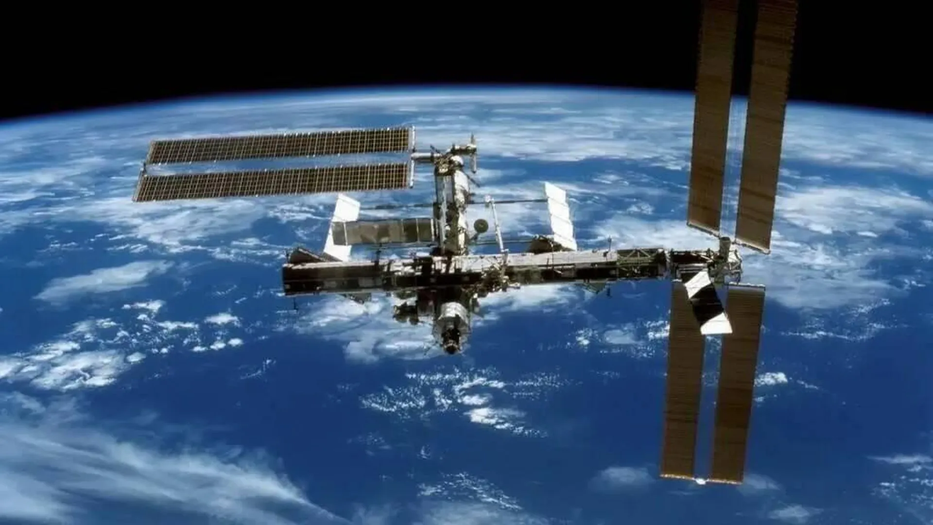 НАСА объявило состав экипажа Crew Dragon с российским космонавтом
