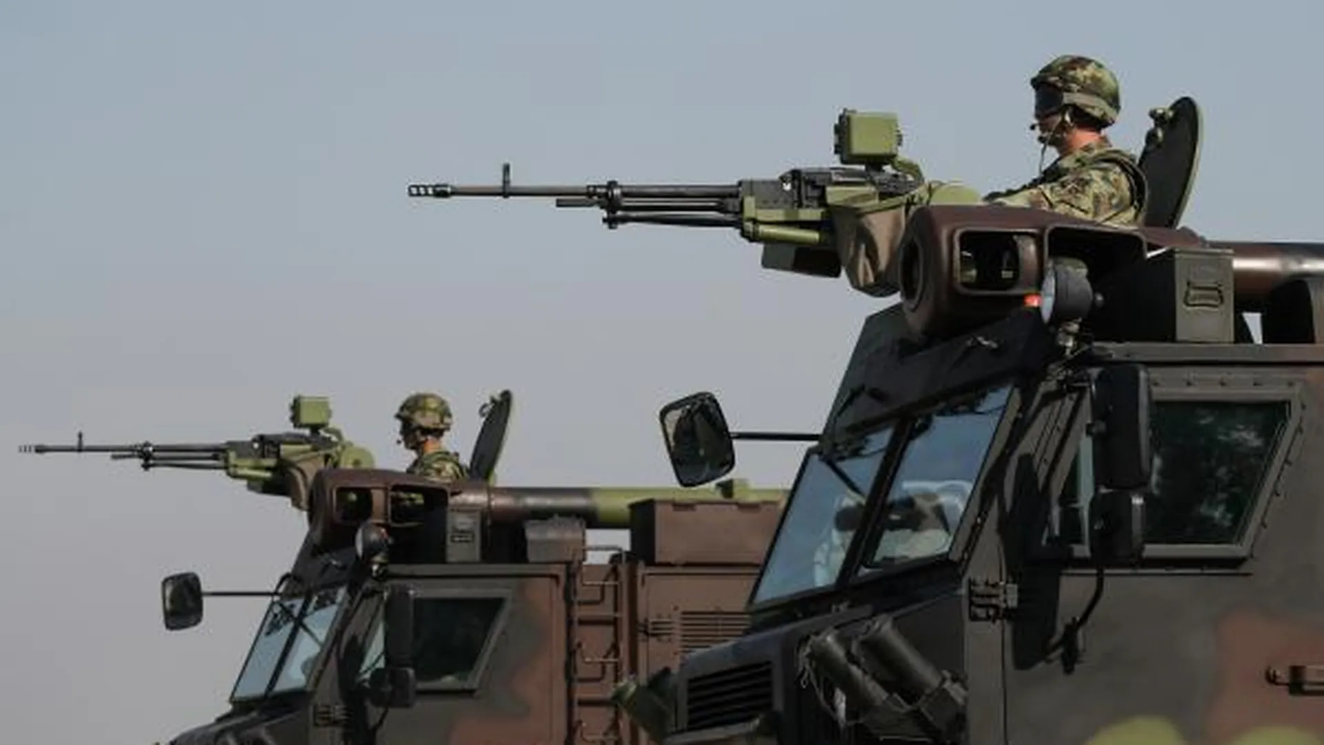 Армия Сербии подтвердила готовность войти на территорию Косова