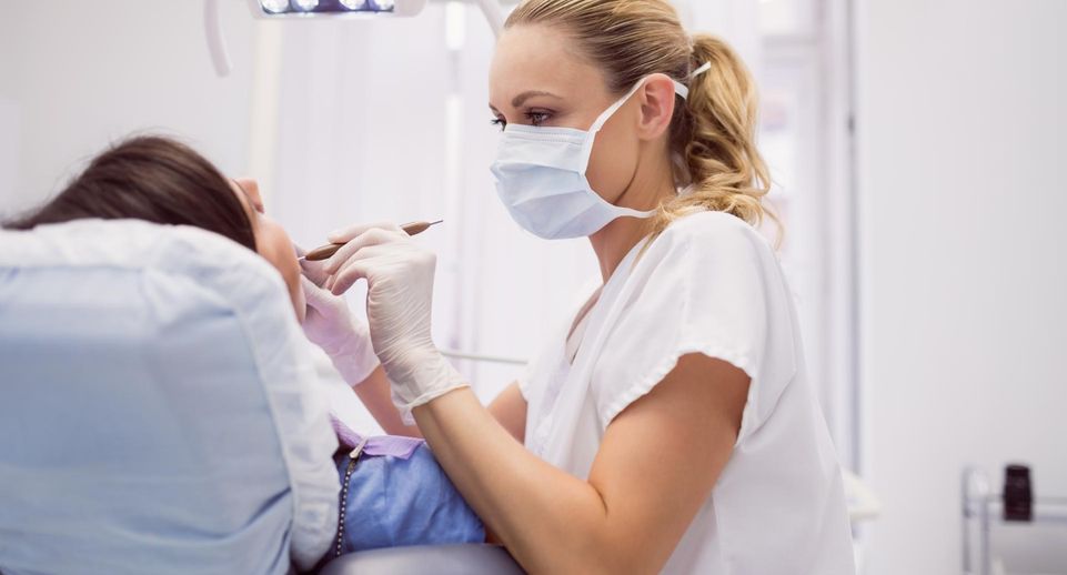 Стоматологии обнаружили молочные зубы у 24-летней девушки из Подмосковья