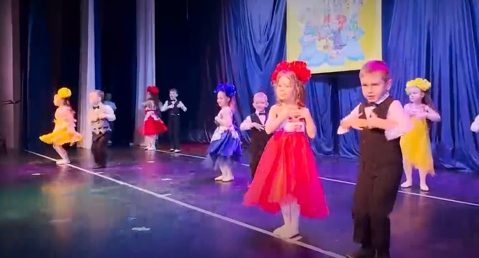 Более 200 дошкольников выступили на фестивале детского творчества в Воскресенске