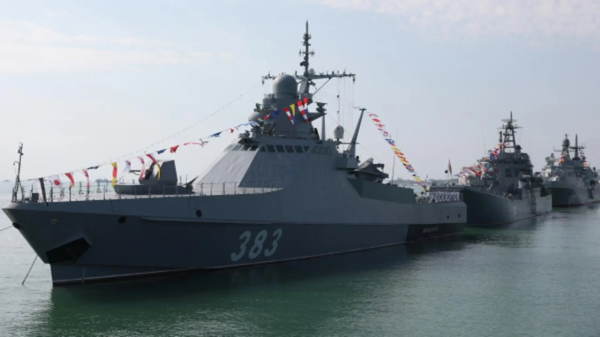 Патрульный корабль Черноморского флота был атакован пятью украинскими беспилотниками