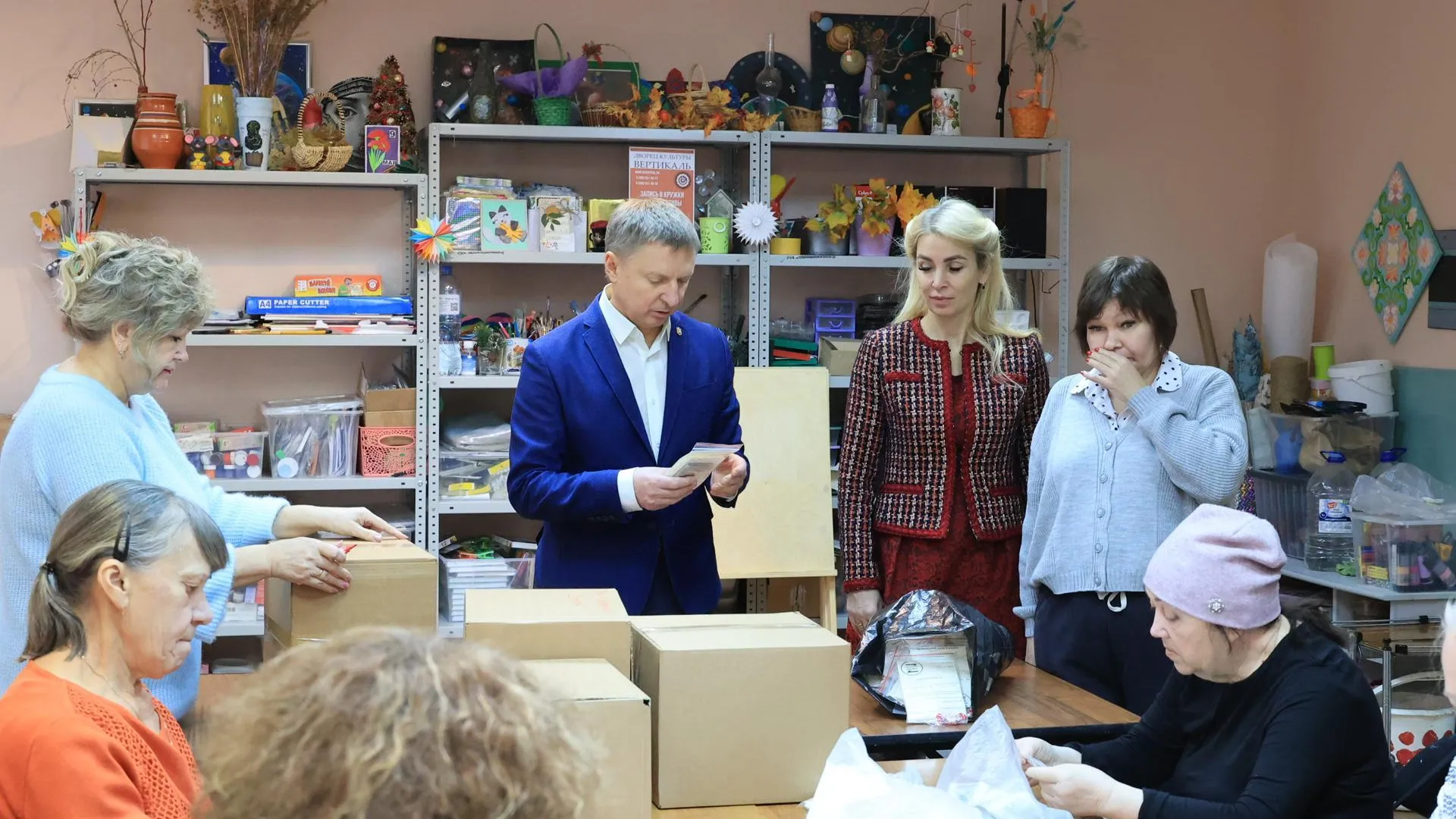Еще 4 тысячи упаковок сухого душа для участников СВО изготовили в Дзержинском