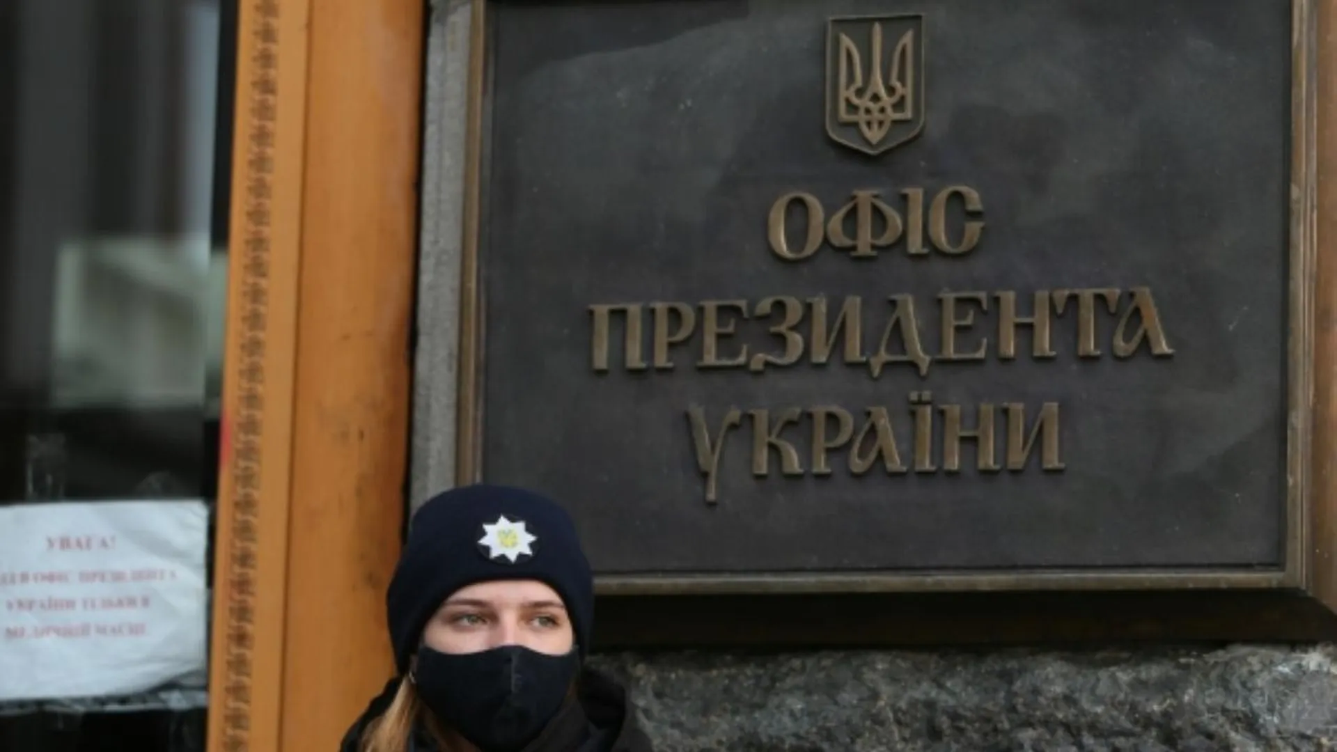 Войну Зеленского с самоуправлением в регионах назвали вторым фронтом для Украины