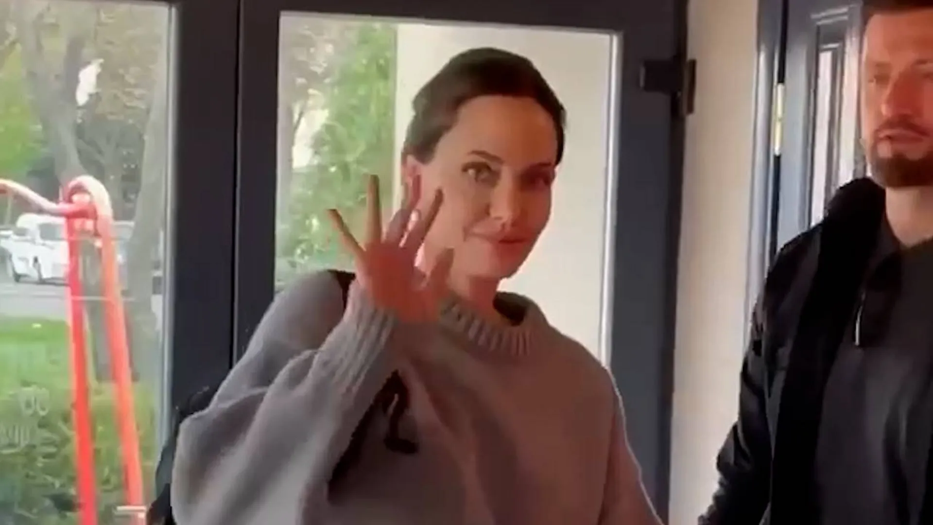 Анджелину Джоли заметили во Львове. Видео