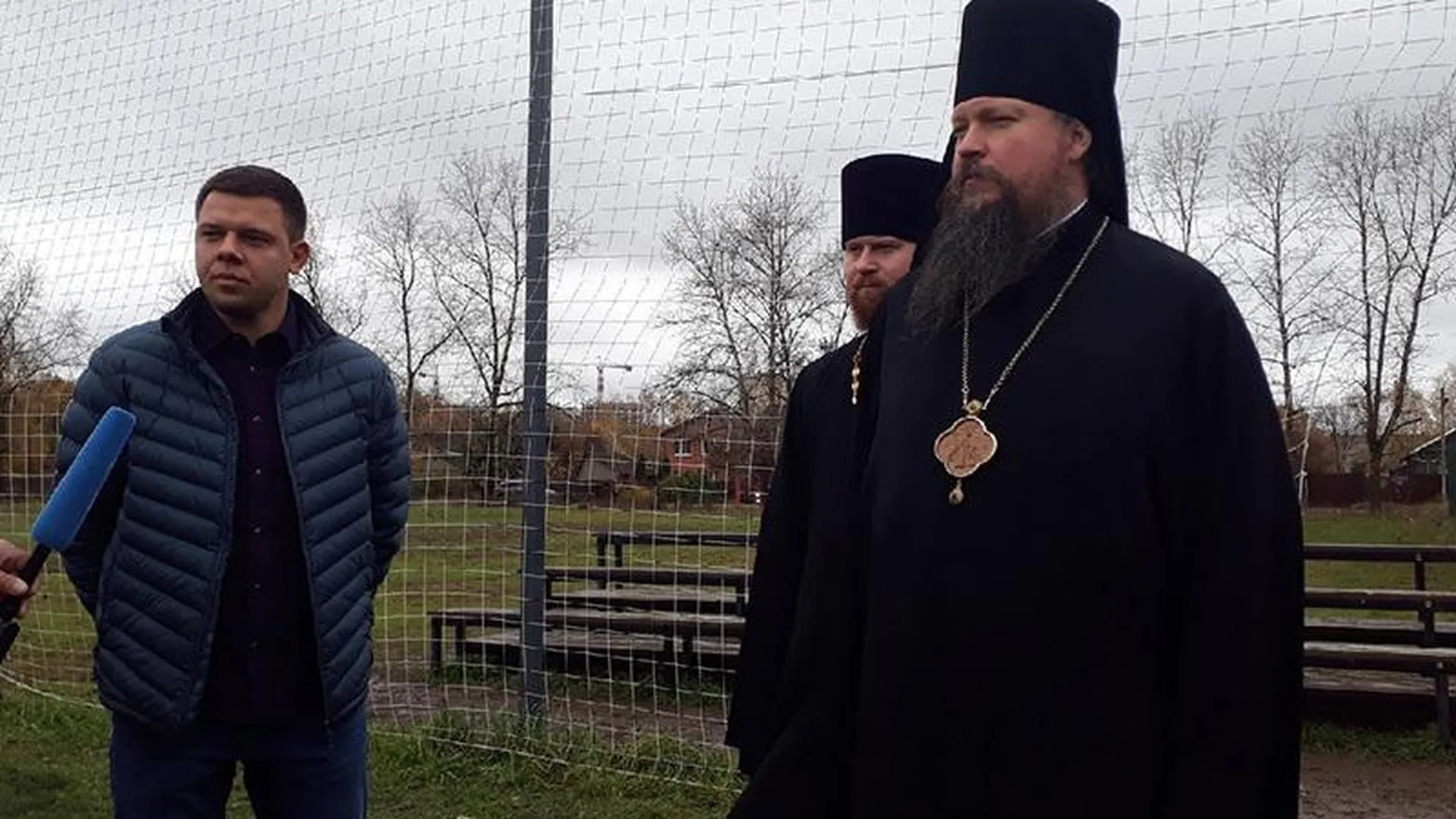 Жители Пушкино получили в дар от РПЦ футбольное поле