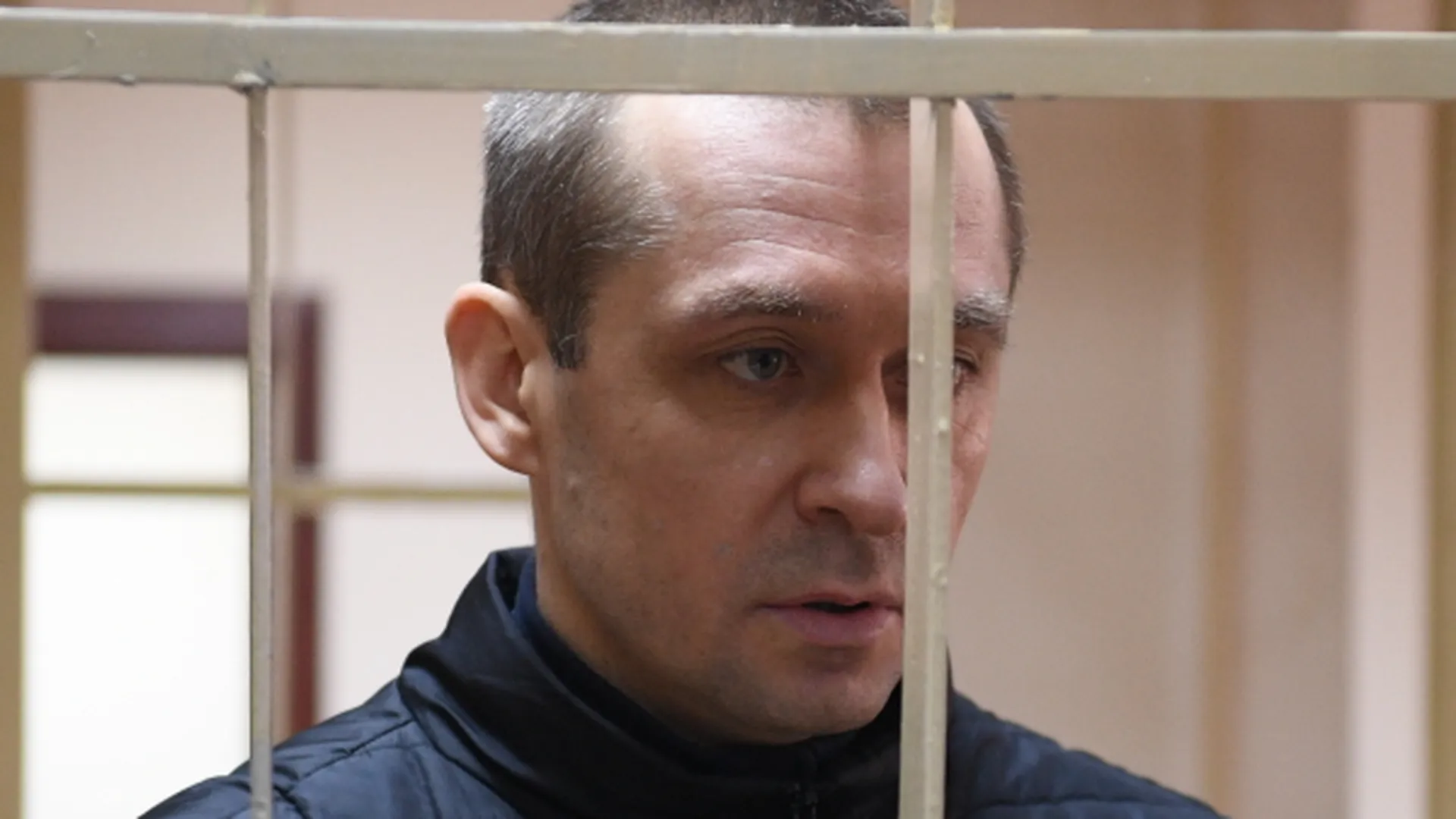 Избитым Захарченко заключенным оказался двухметровый громила