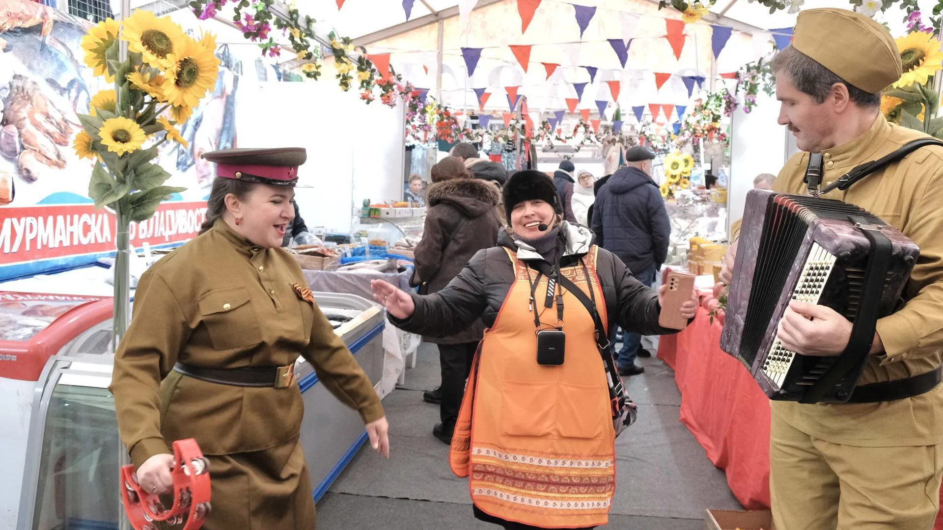 Более пятидесяти ярмарок организовали в Подмосковье в честь Дня защитника Отечества