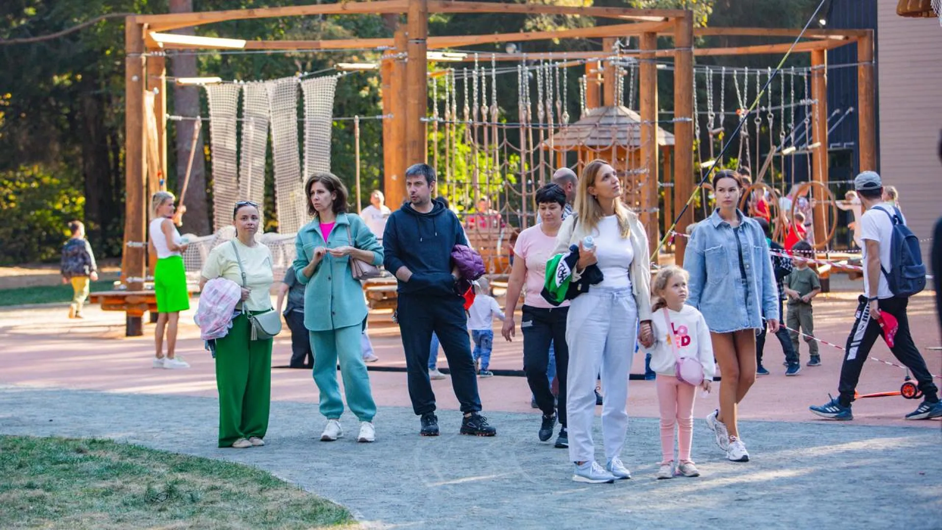 Семь с половиной тысяч человек посетили лесопарк в Павловской Слободе за неделю