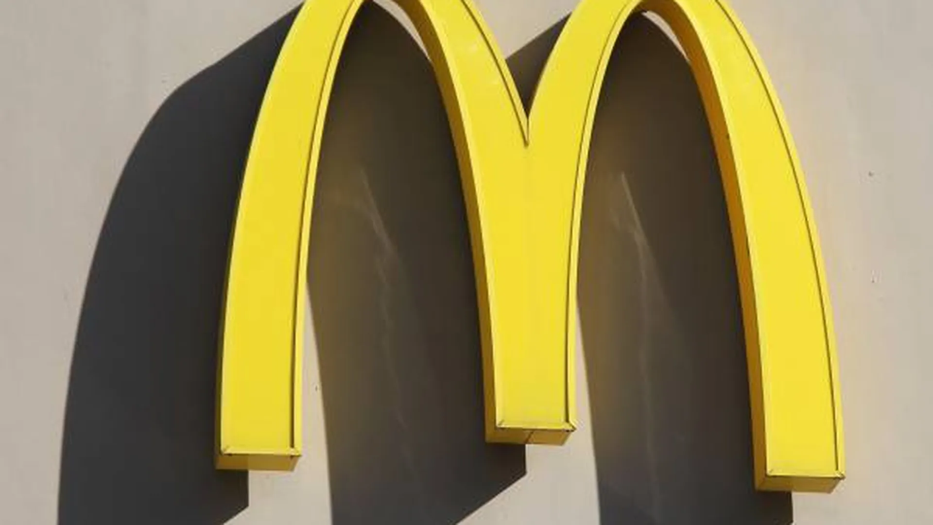 Обезьянья оспа пошла по миру, McDonald’s вернется под новым именем, НАТО расширяется. Неделя в фотогалерее