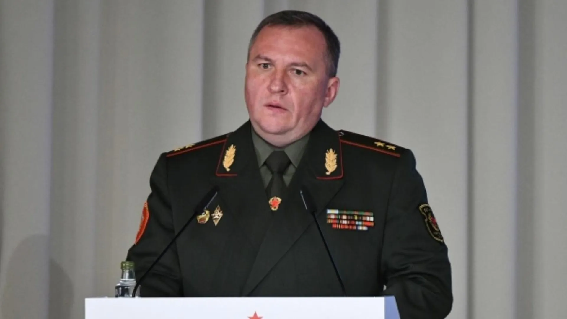 Белорусский министр обороны указал на признаки подготовки Польши к войне