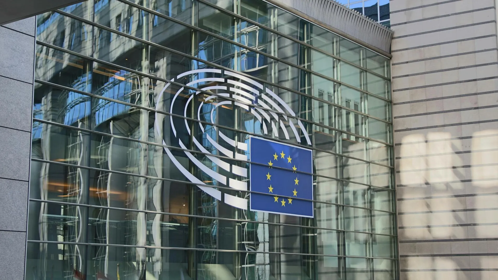Евросоюз согласовал 13-й пакет санкций