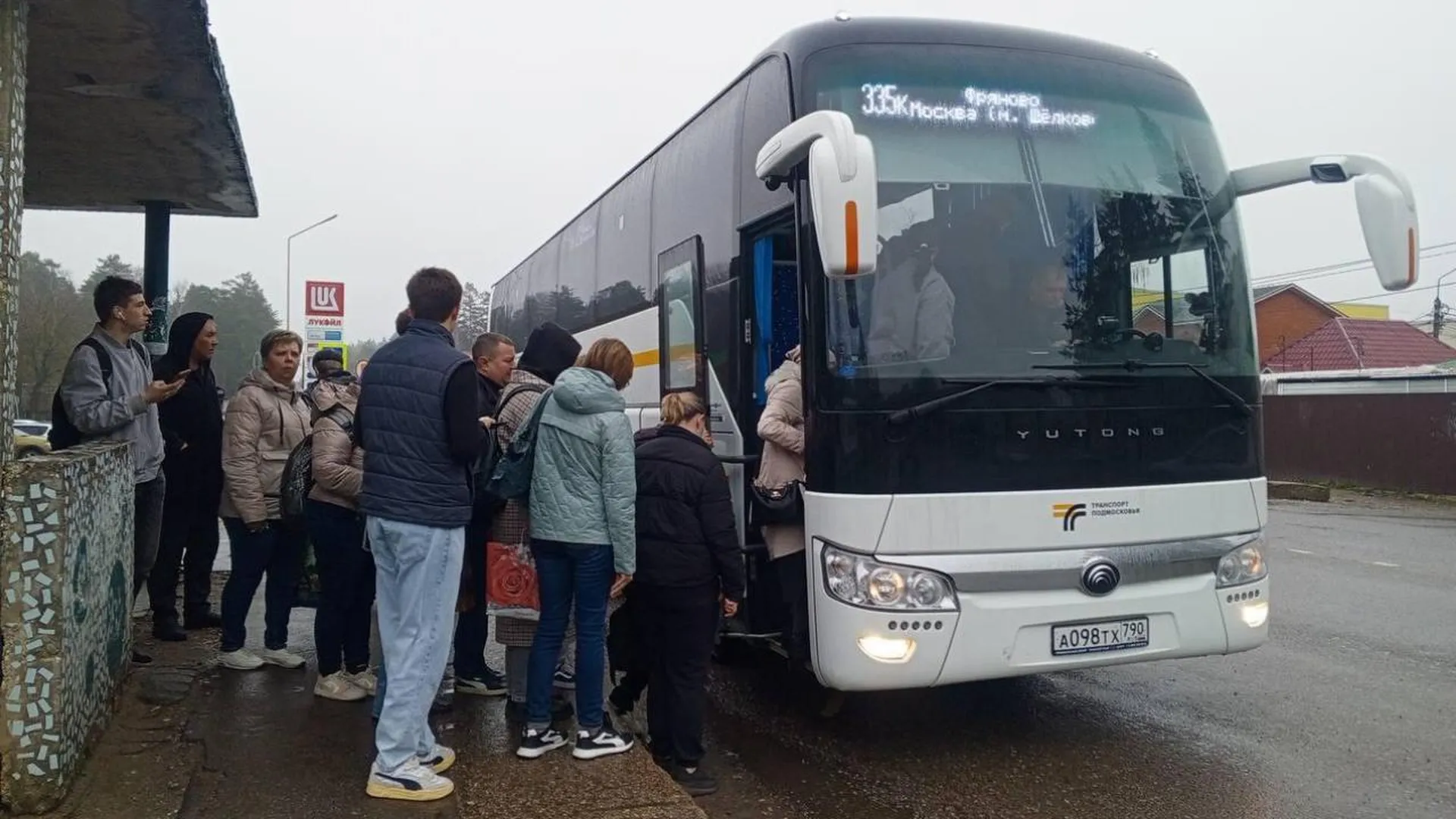 Автобусы большого класса китайского производства вышли на маршрут в подмосковном Щелково