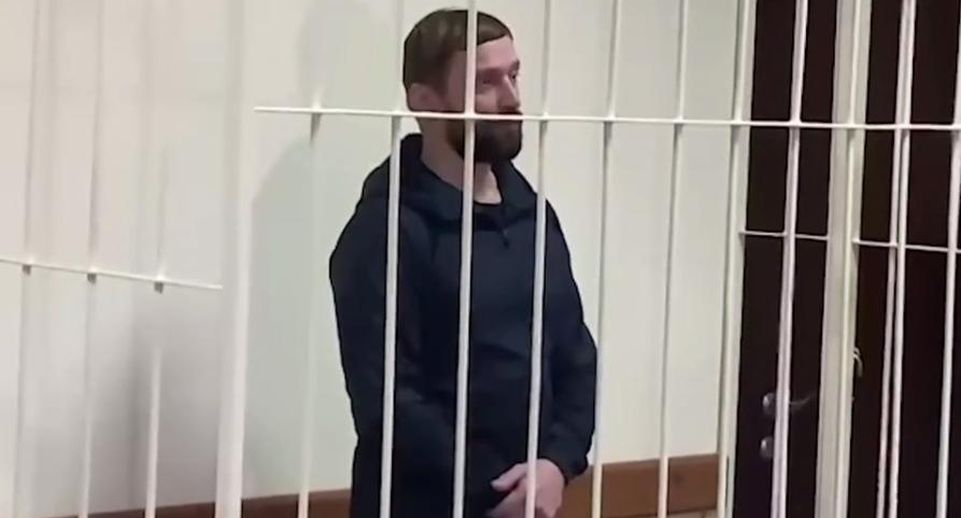 Суд в Сочи приговорил блогера-сыроеда Лютого к 8 годам колонии за смерть сына