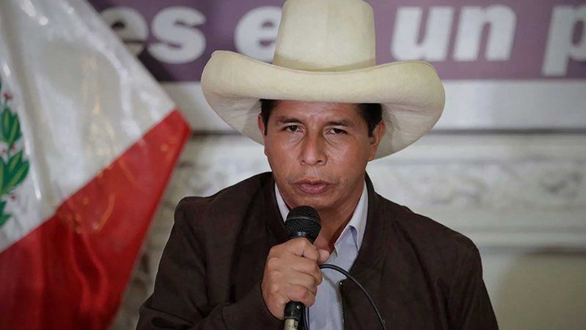 Эксперт объяснил, почему перуанцы привыкли объявлять импичмент президенту