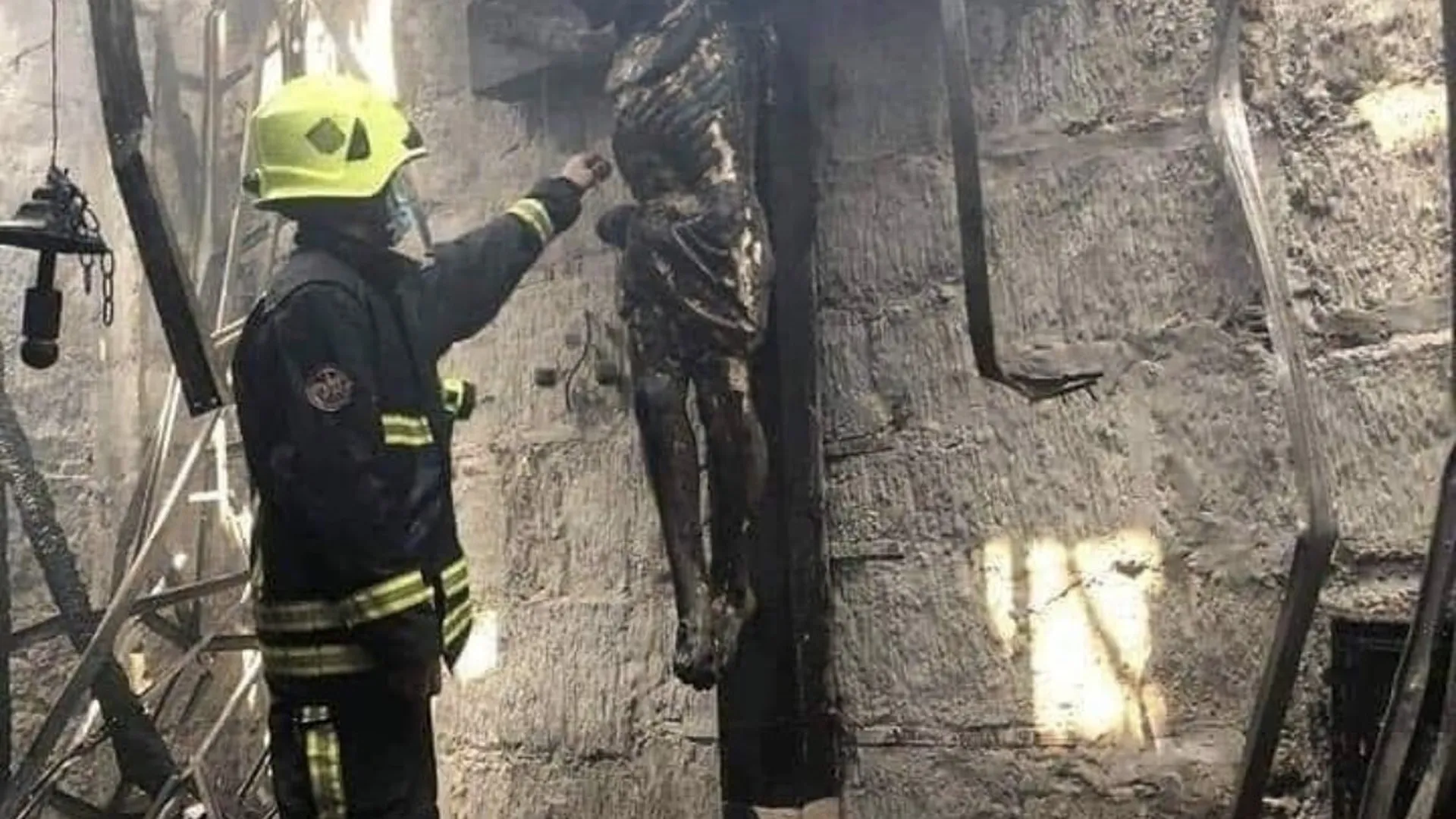 Эксперт оценил срок восстановления собора в Нанте после пожара