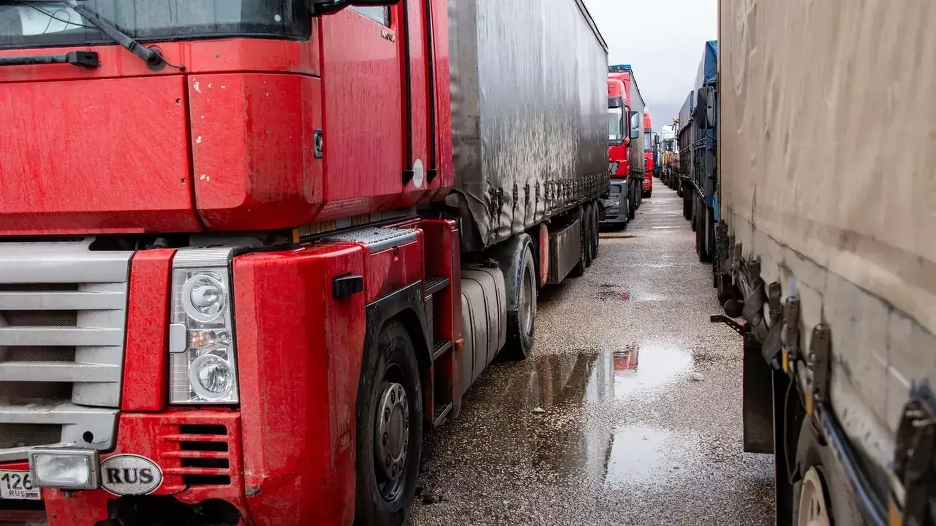 Украинский посол заявил об уступках Польши в деле с блокировкой грузовиков на границе
