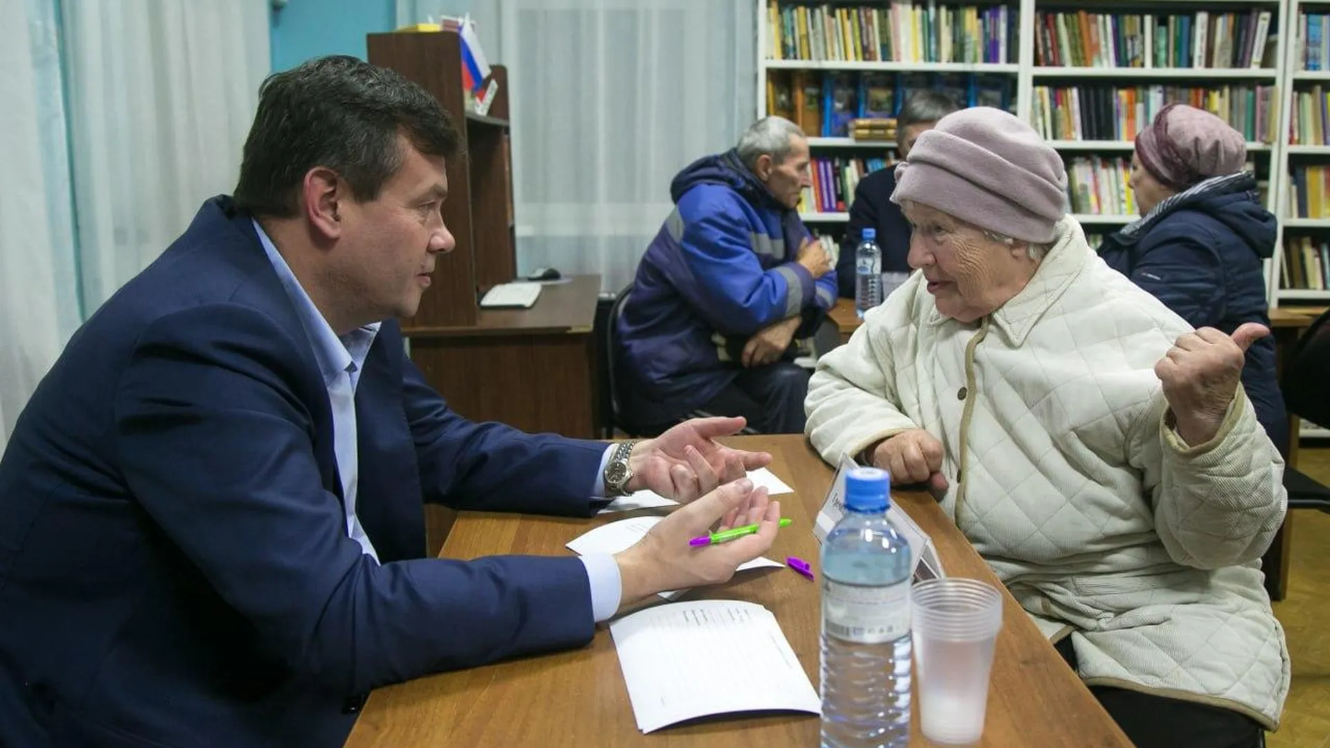 Глава городского округа Коломна провел встречу с жителями в выездном формате