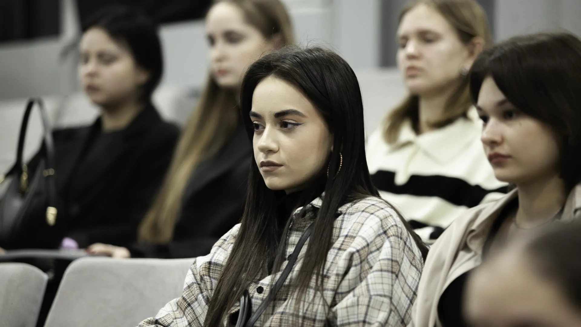 Прием заявок на льготную ипотеку от молодых учителей начался в Подмосковье 4 марта