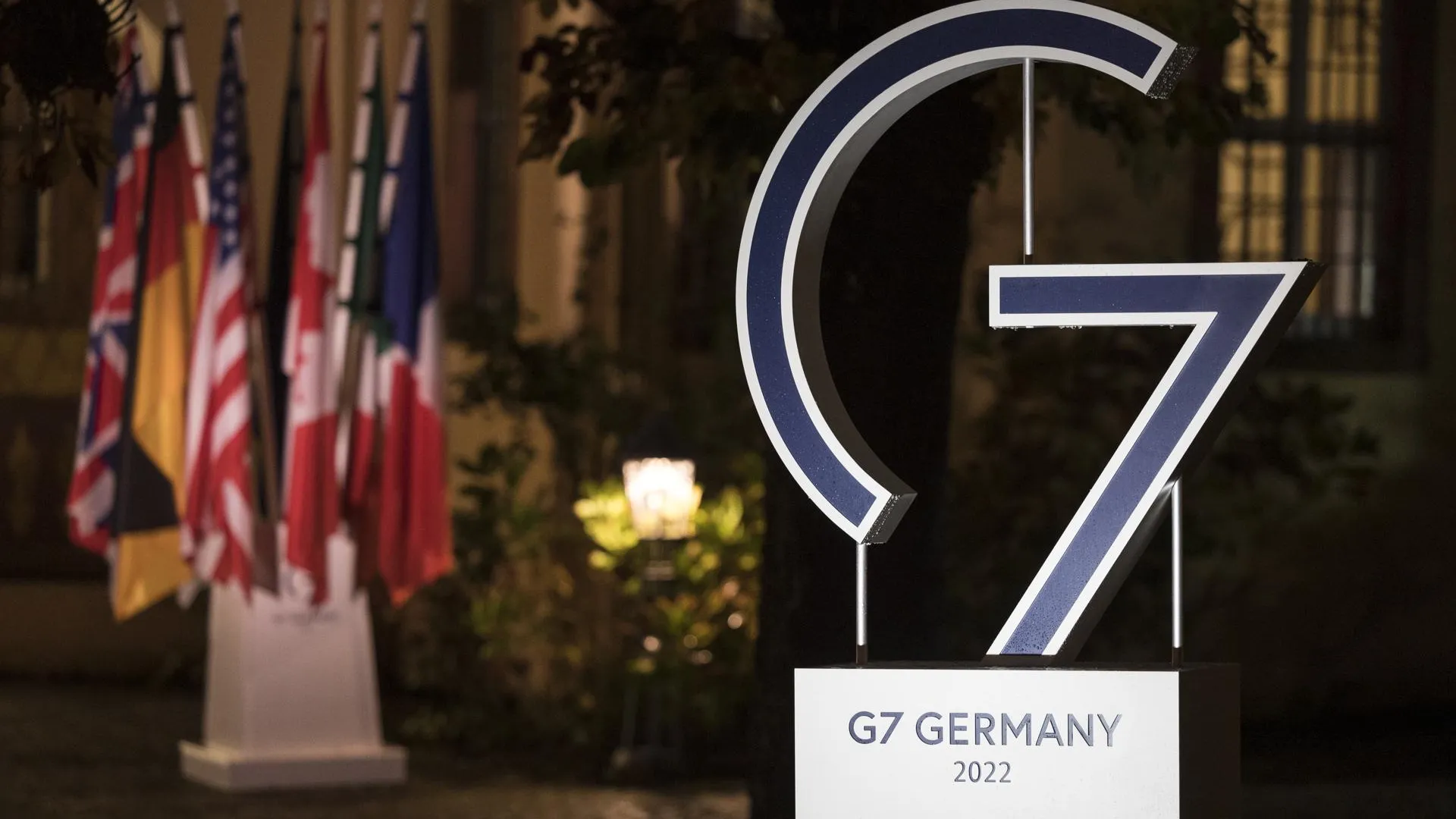 План Б. Украина начнет вымаливать деньги у G7 в случае отказа США