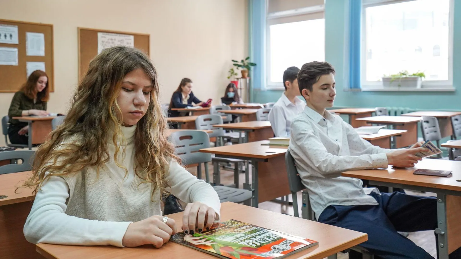 Почти сто тысяч девятиклассников Подмосковья приняли участие в собеседовании по русскому языку