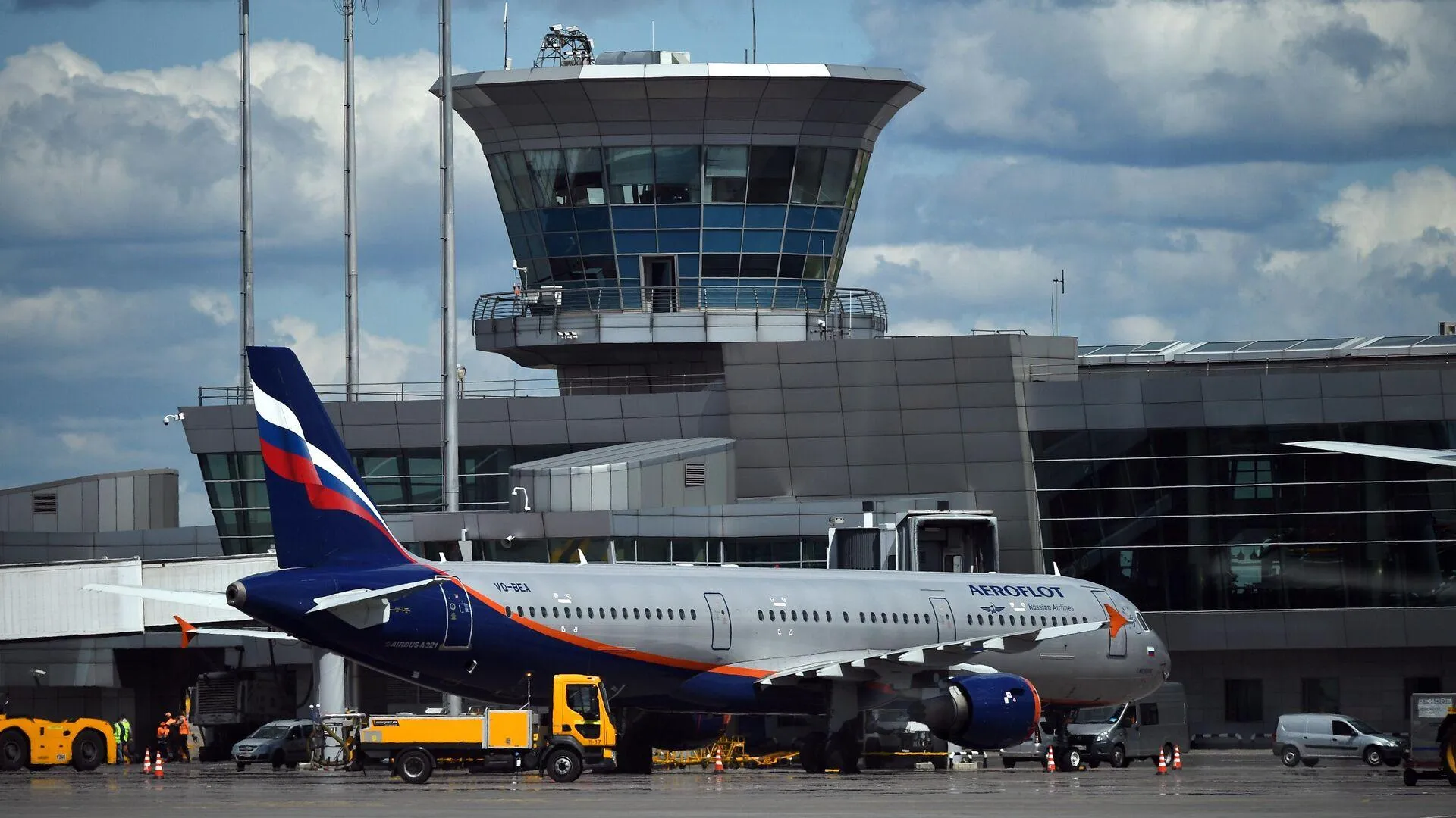 Аэропорт Шереметьево опроверг приостановку работы из-за угрозы атаки беспилотников